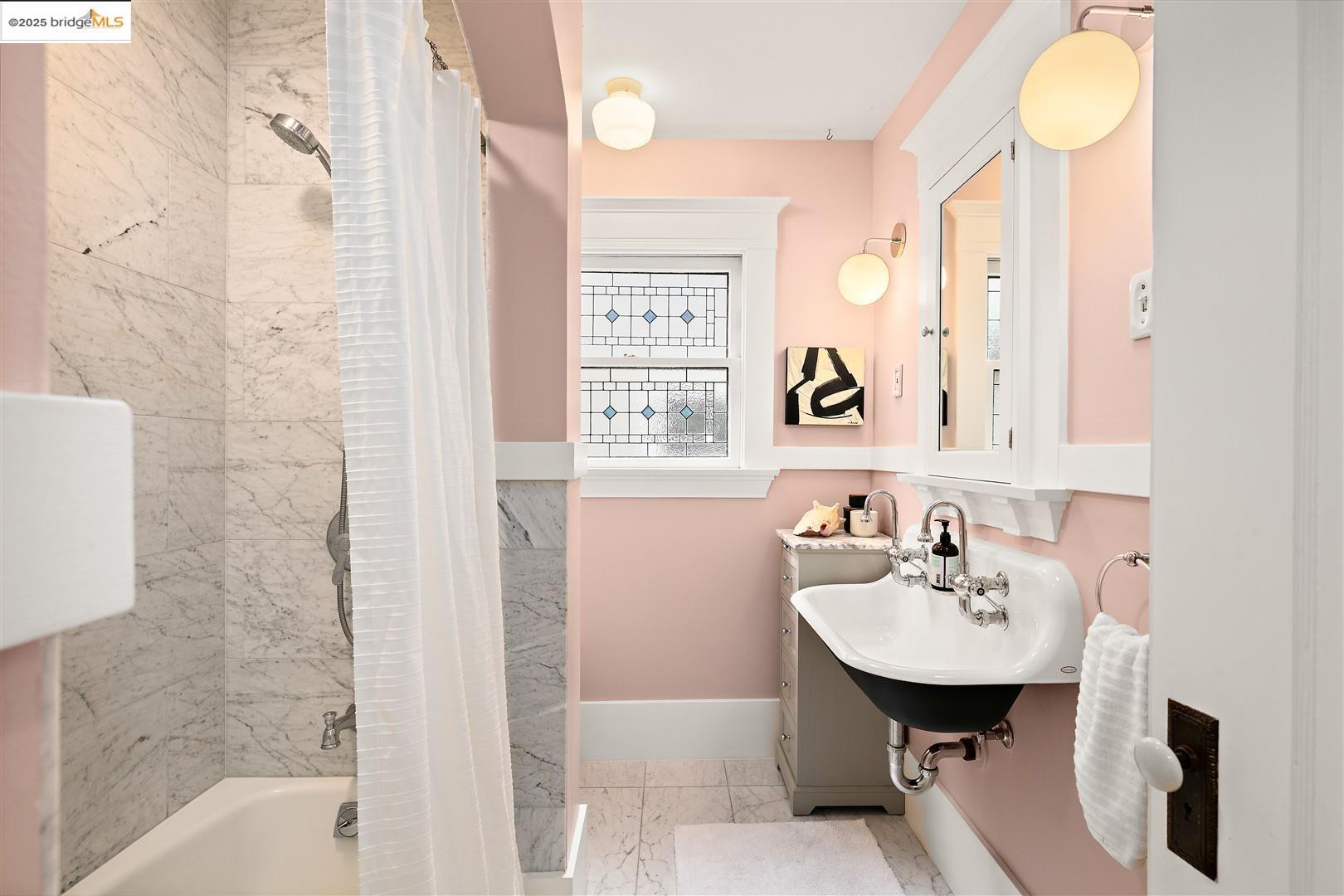 Detail Gallery Image 20 of 57 For 5347 James Ave, Oakland,  CA 94618 - 4 Beds | 3 Baths