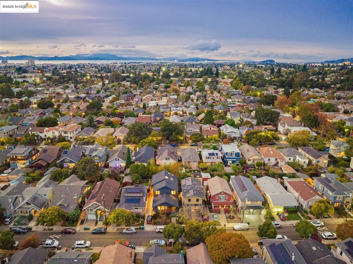 Detail Gallery Image 3 of 57 For 5347 James Ave, Oakland,  CA 94618 - 4 Beds | 3 Baths