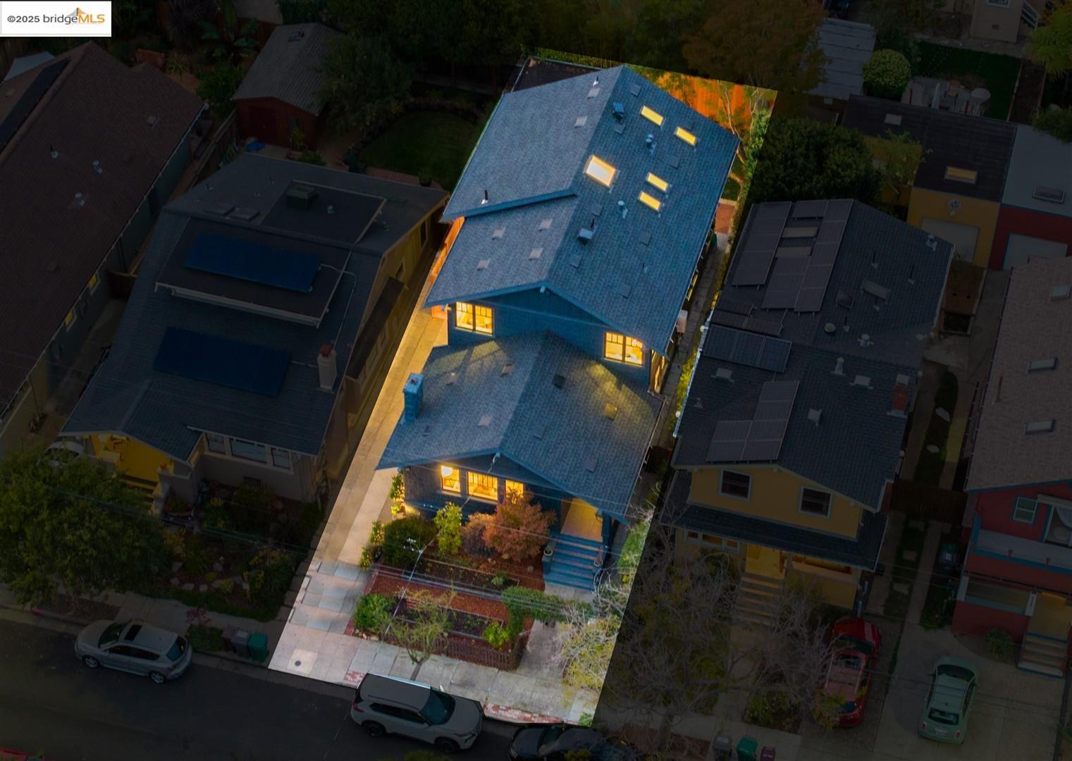 Detail Gallery Image 4 of 57 For 5347 James Ave, Oakland,  CA 94618 - 4 Beds | 3 Baths