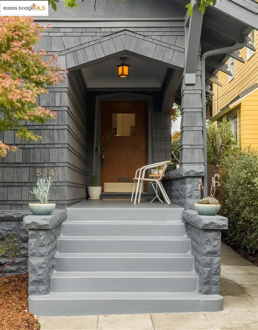 Detail Gallery Image 8 of 57 For 5347 James Ave, Oakland,  CA 94618 - 4 Beds | 3 Baths