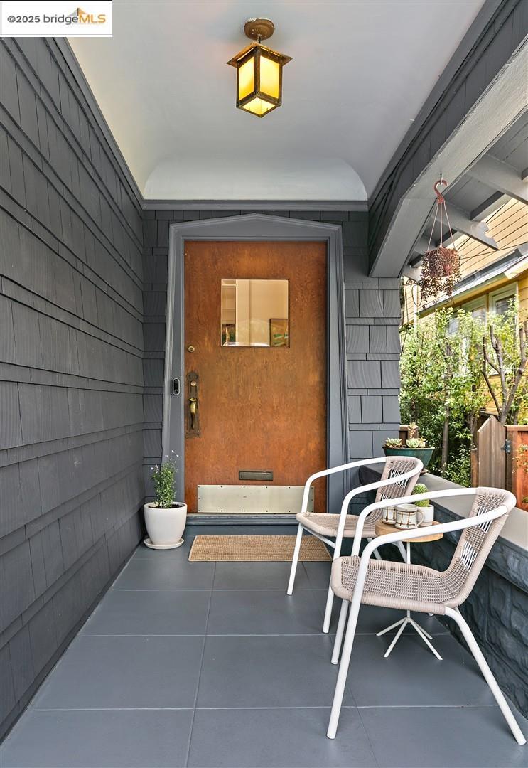 Detail Gallery Image 9 of 57 For 5347 James Ave, Oakland,  CA 94618 - 4 Beds | 3 Baths