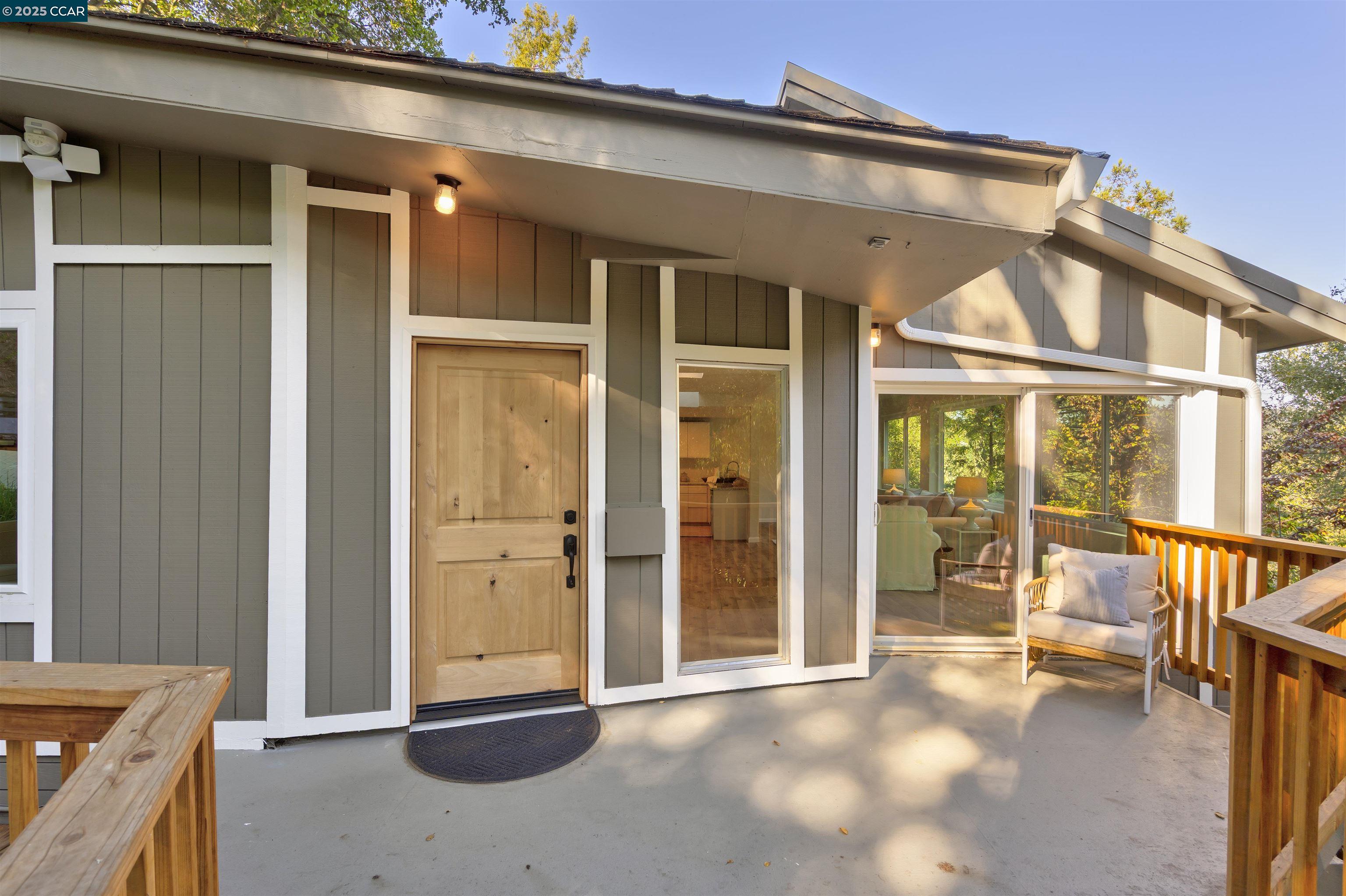 Detail Gallery Image 32 of 60 For 33 Marston Rd, Orinda,  CA 94563 - 4 Beds | 4/1 Baths