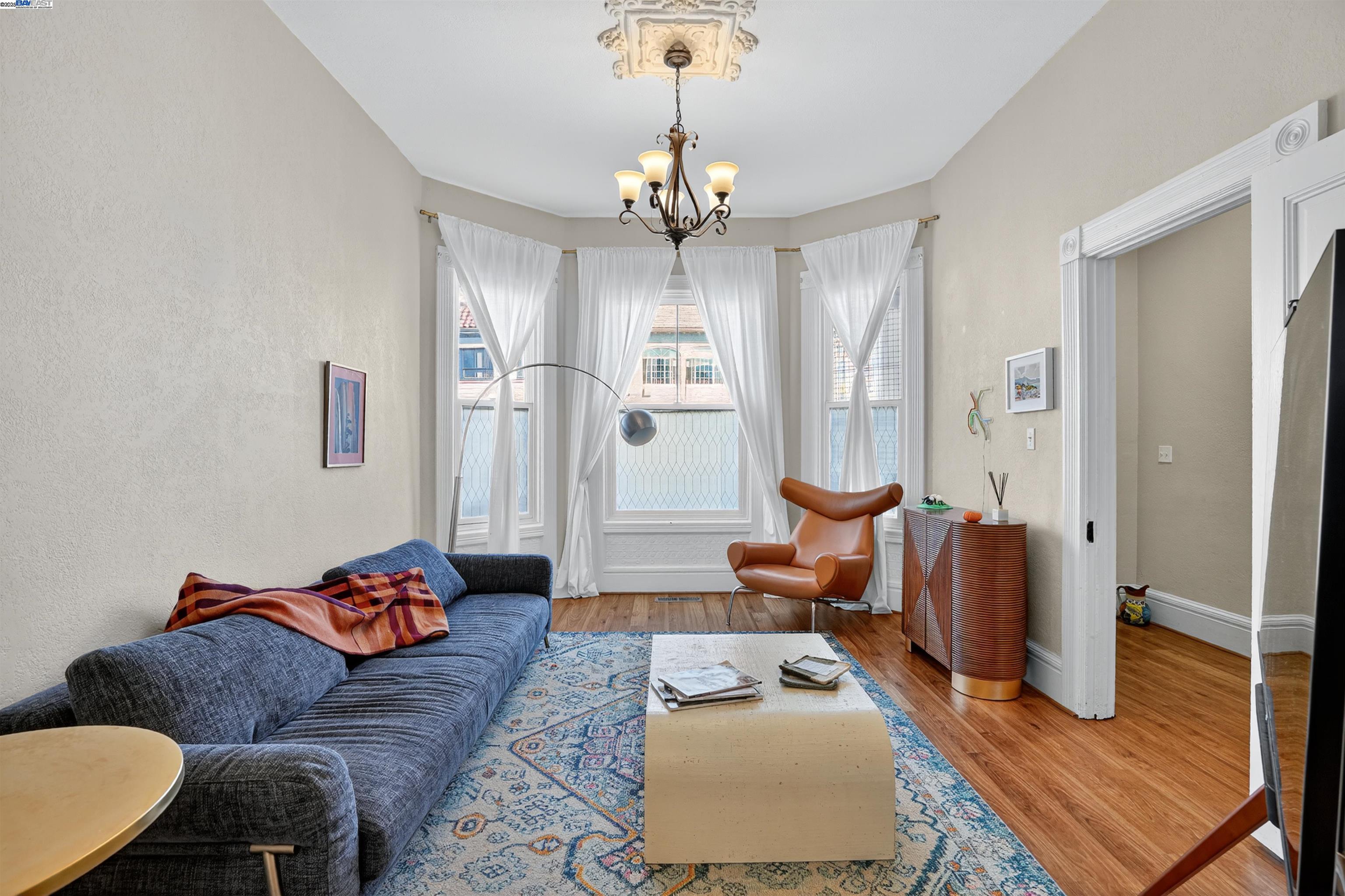 Detail Gallery Image 4 of 31 For 187 10th St, Oakland,  CA 94607 - – Beds | – Baths