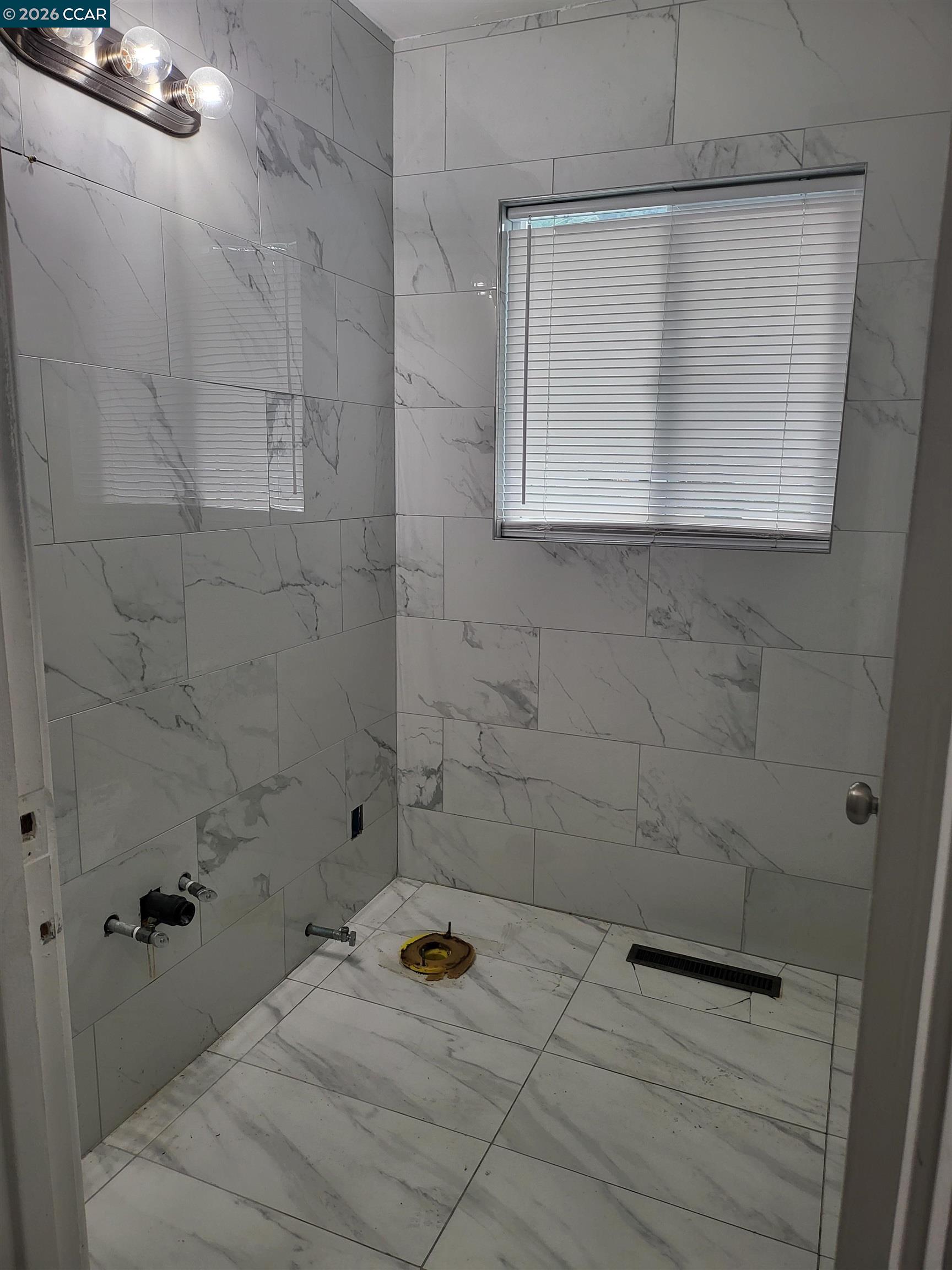 Detail Gallery Image 21 of 35 For 2420 Tomar Ct, Pinole,  CA 94564 - 3 Beds | 2/1 Baths