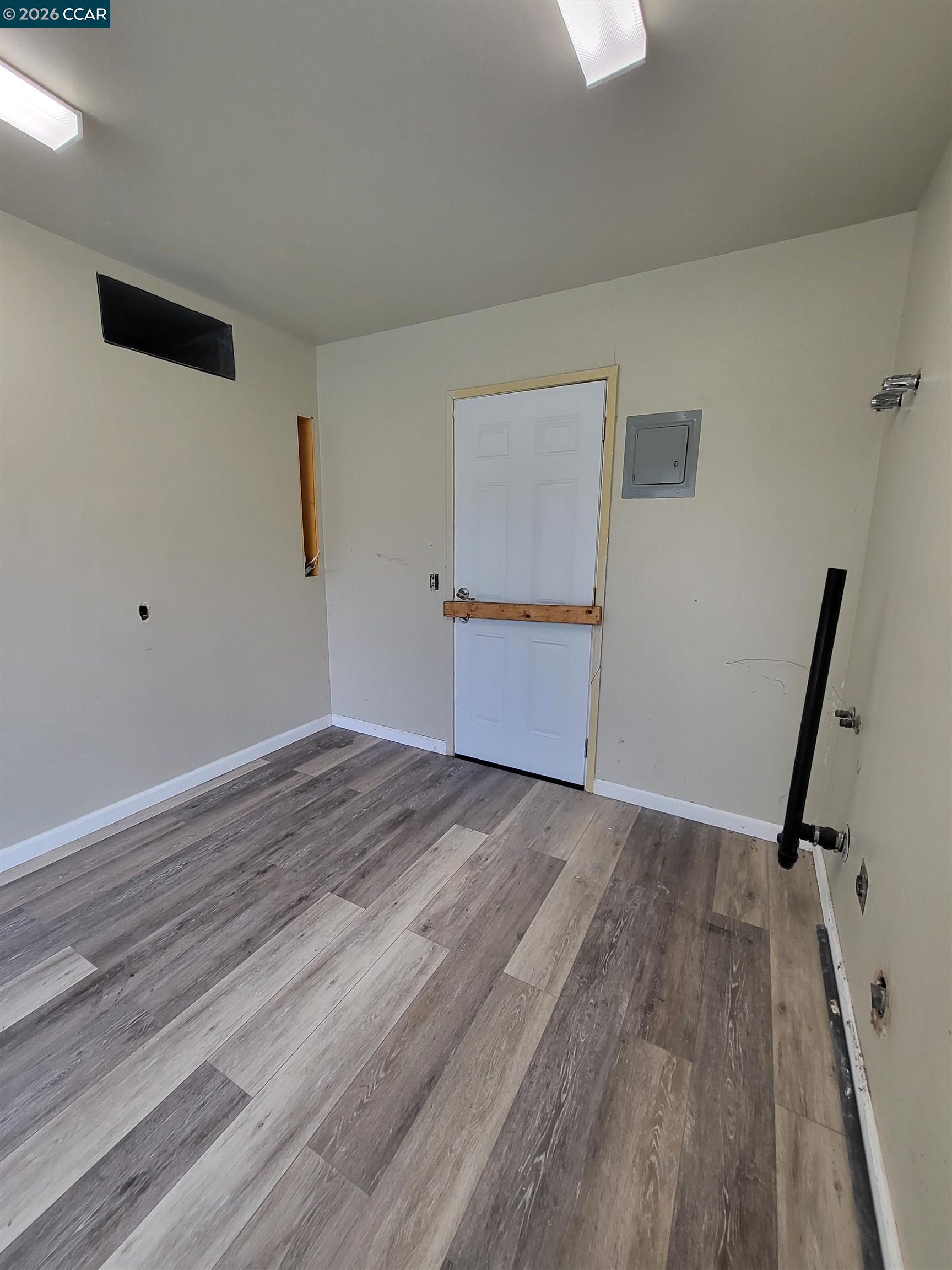 Detail Gallery Image 31 of 35 For 2420 Tomar Ct, Pinole,  CA 94564 - 3 Beds | 2/1 Baths