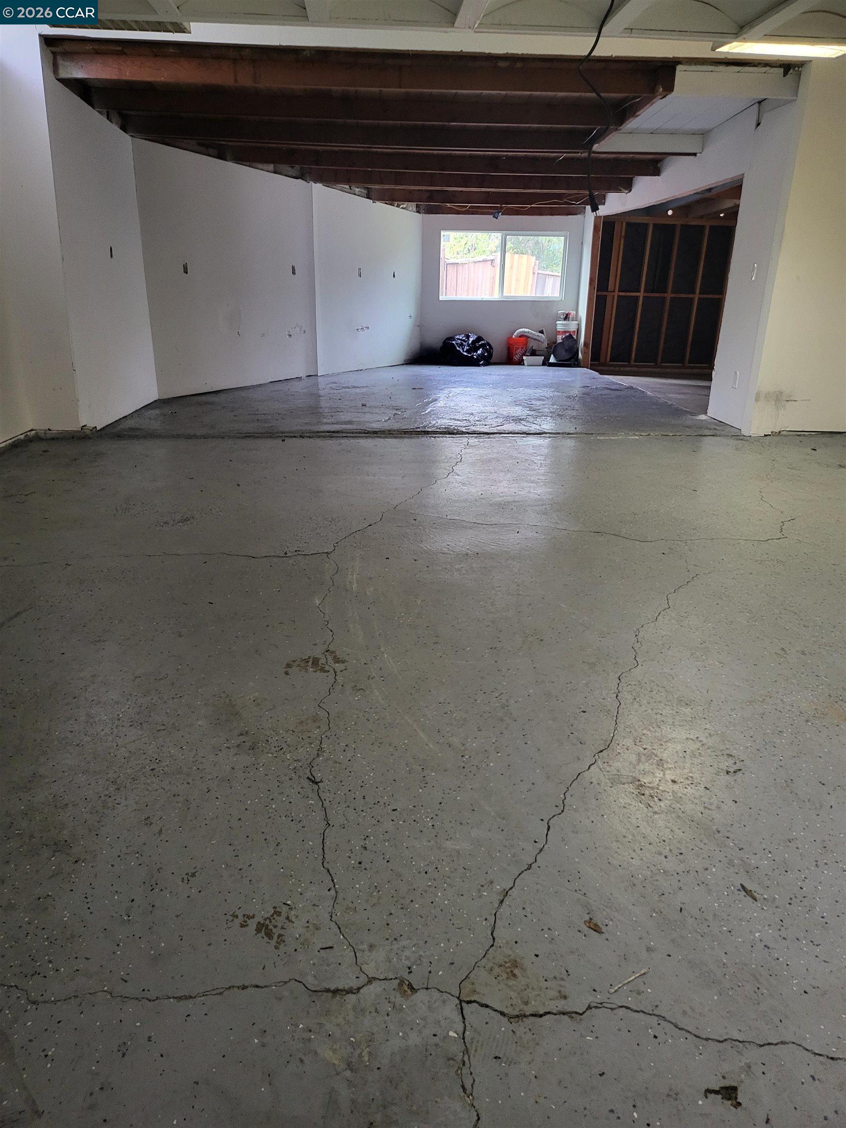 Detail Gallery Image 34 of 35 For 2420 Tomar Ct, Pinole,  CA 94564 - 3 Beds | 2/1 Baths