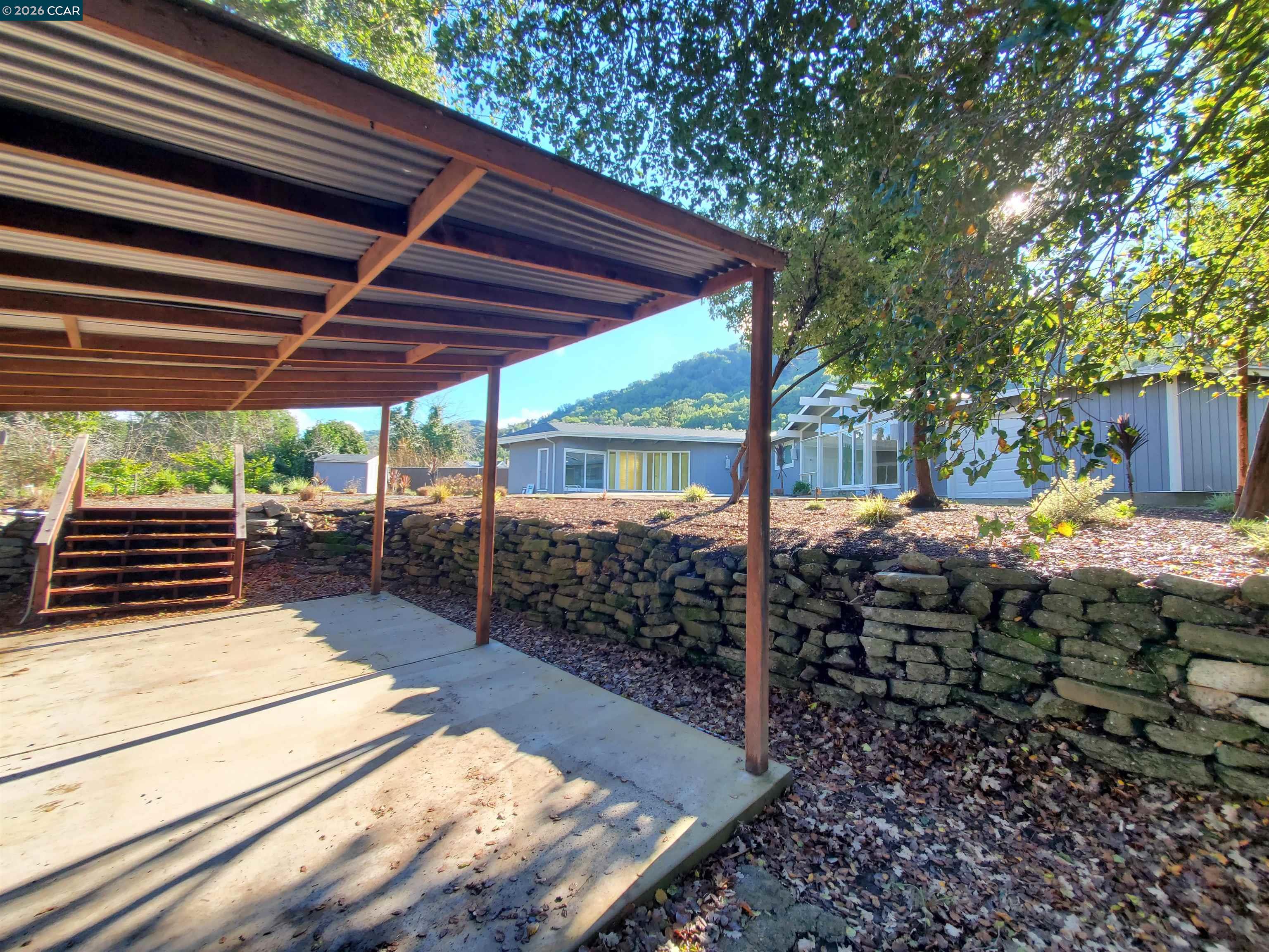 Detail Gallery Image 7 of 35 For 2420 Tomar Ct, Pinole,  CA 94564 - 3 Beds | 2/1 Baths