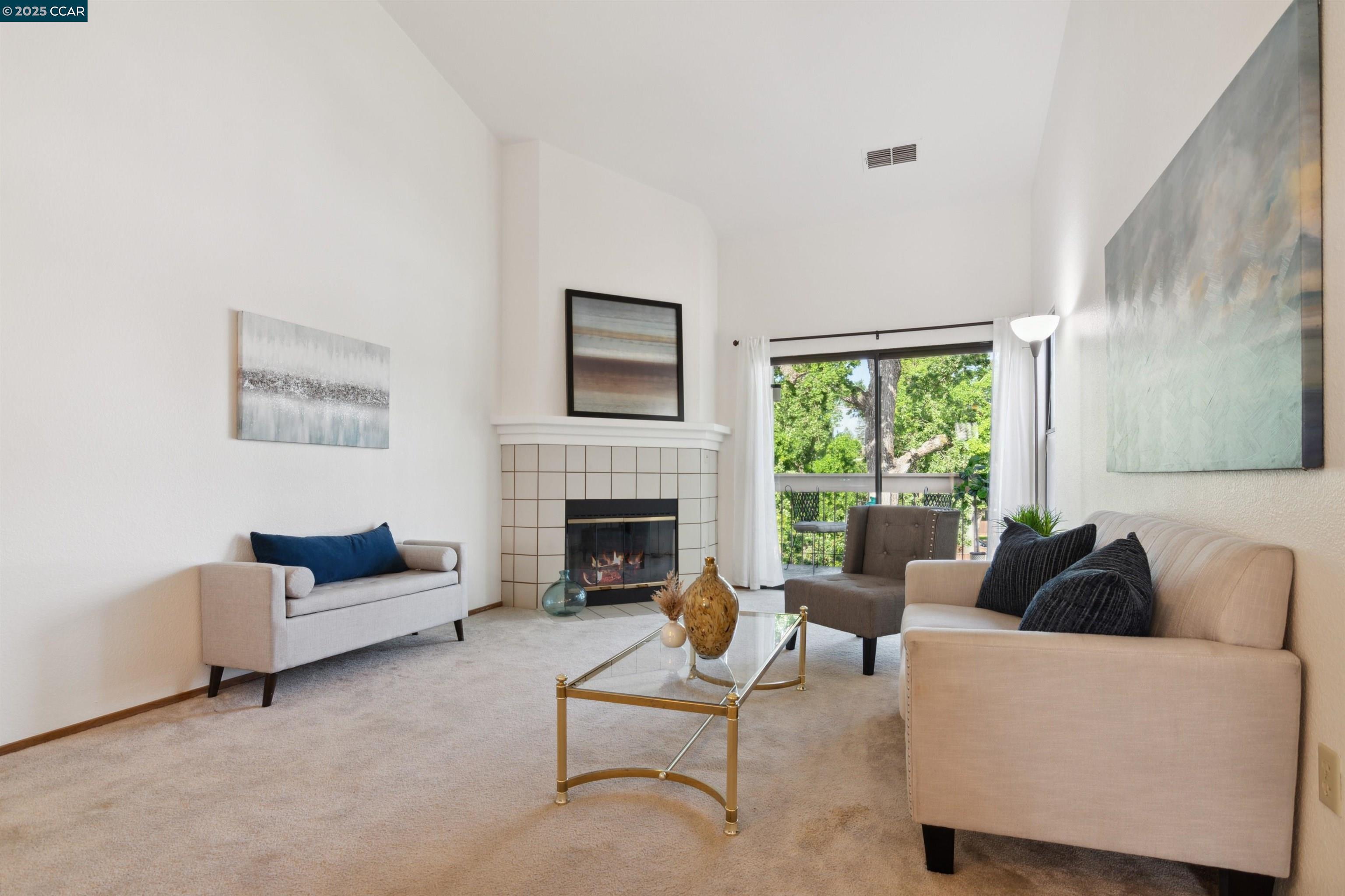 Photo #2: 41114885 Listing: Photo #2