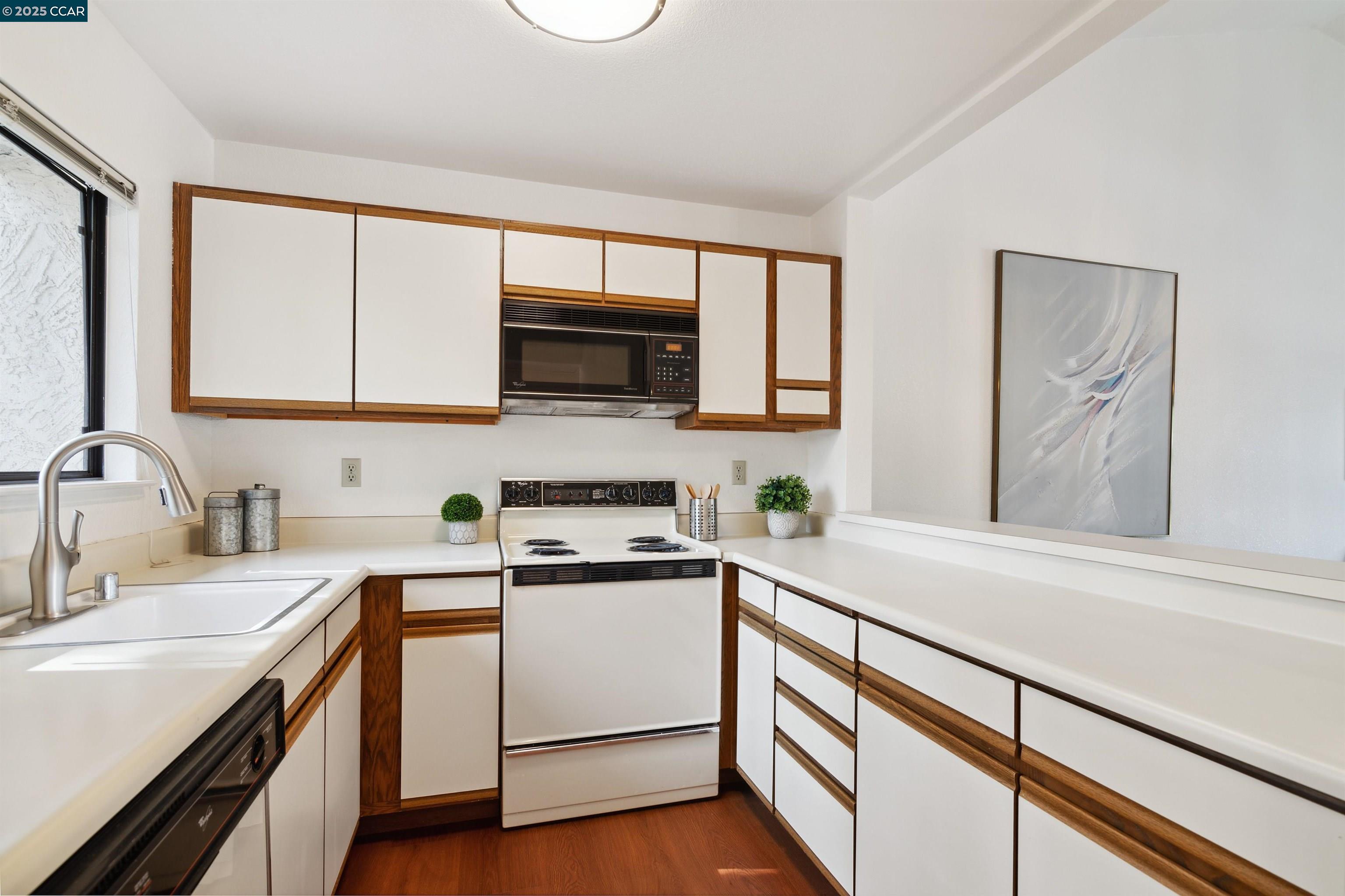 Photo #11: 41114885 Listing: Photo #11