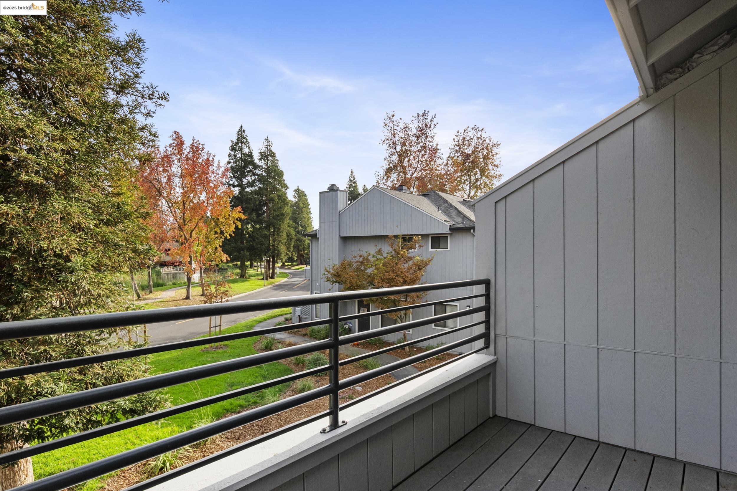 Detail Gallery Image 19 of 32 For 309 Rock Creek Way, Pleasant Hill,  CA 94523 - 2 Beds | 2/1 Baths