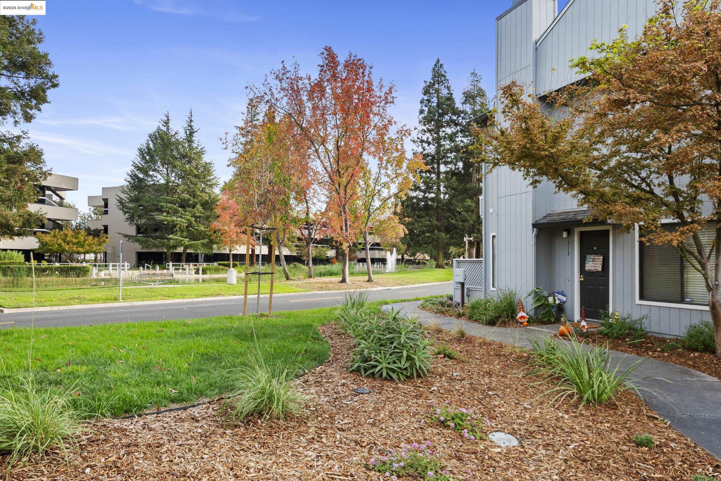 Detail Gallery Image 32 of 32 For 309 Rock Creek Way, Pleasant Hill,  CA 94523 - 2 Beds | 2/1 Baths