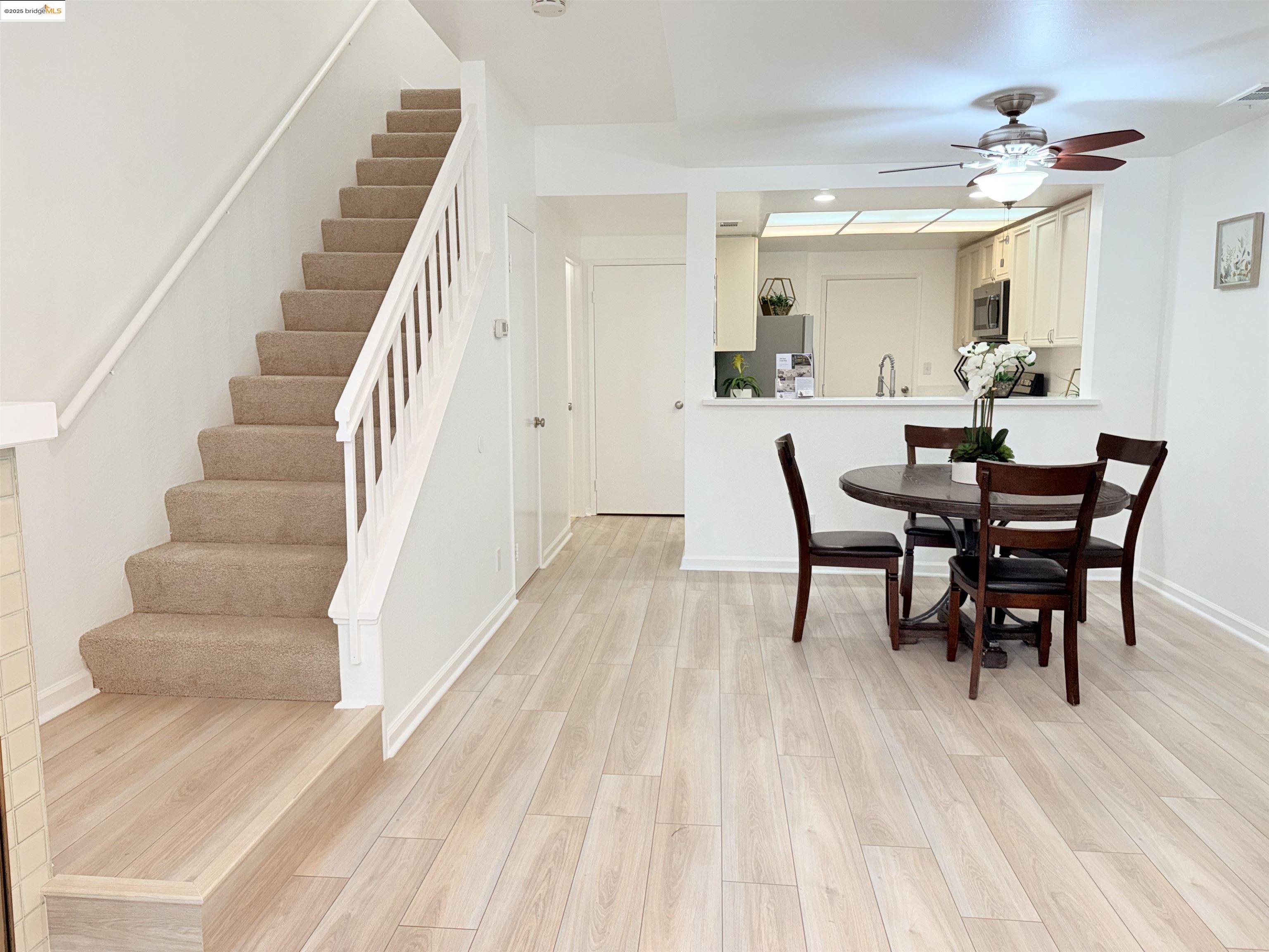 Detail Gallery Image 6 of 32 For 309 Rock Creek Way, Pleasant Hill,  CA 94523 - 2 Beds | 2/1 Baths