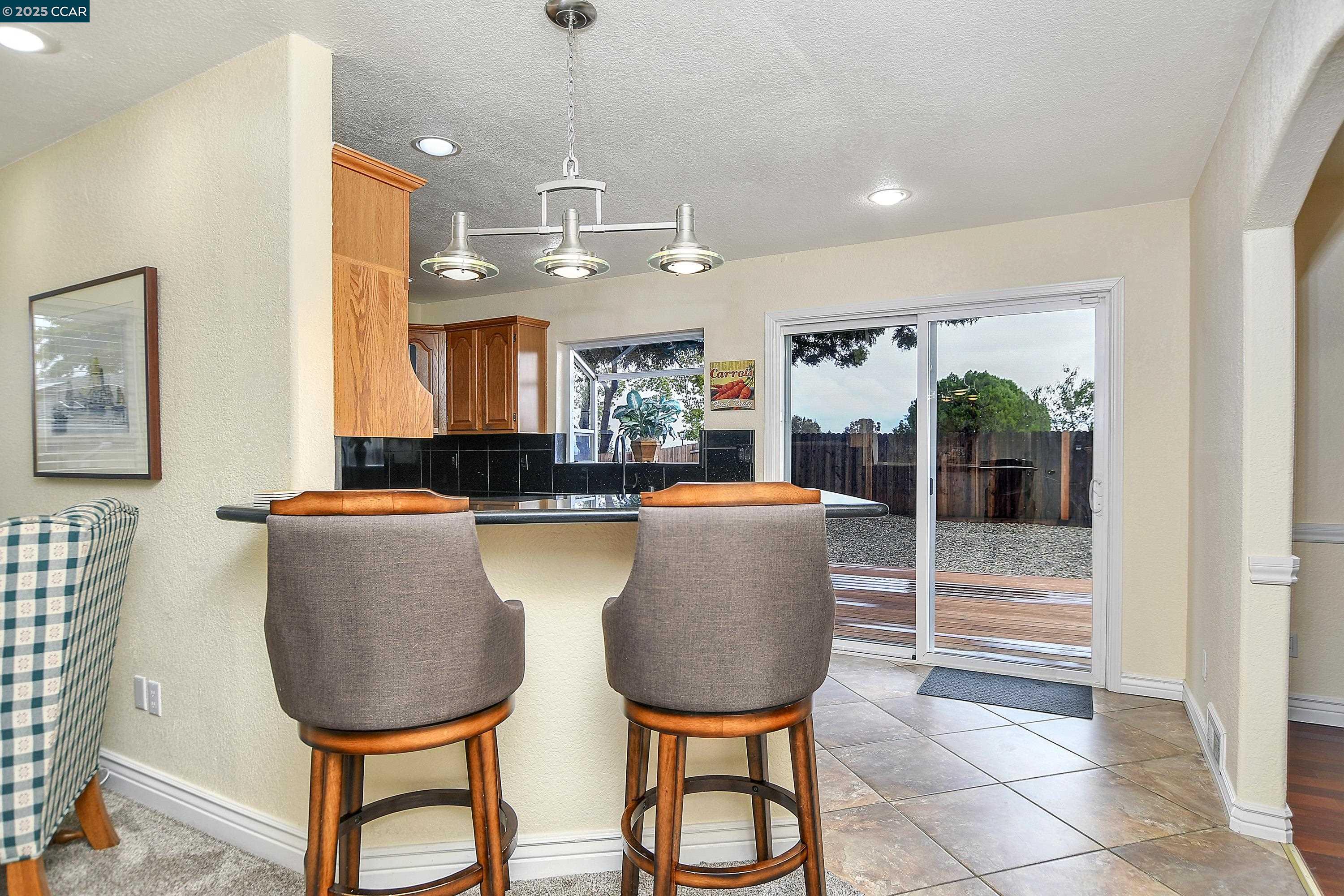 Detail Gallery Image 7 of 34 For 17 Cedarbrook Pl, Pittsburg,  CA 94565 - 3 Beds | 2 Baths