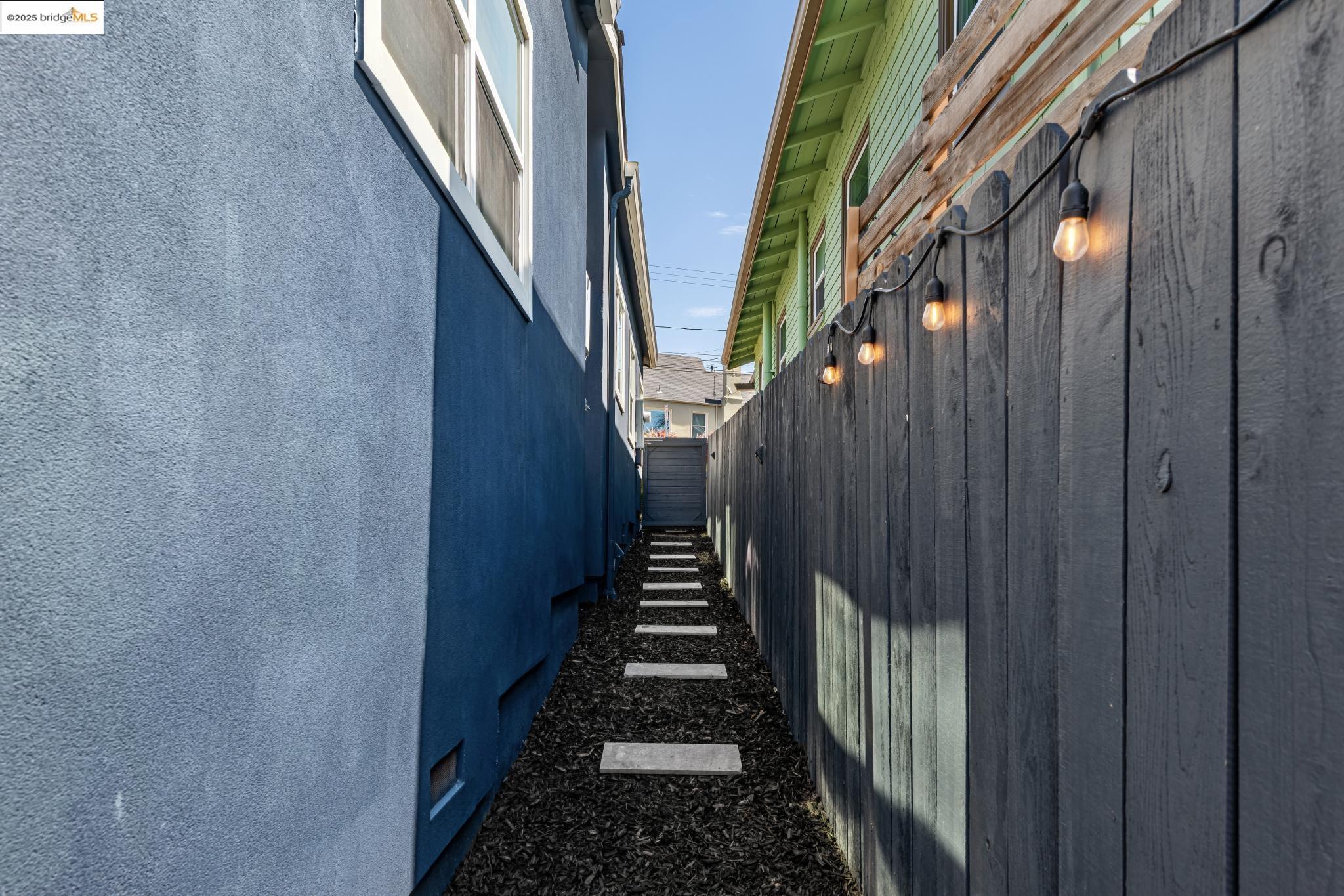 Detail Gallery Image 49 of 55 For 5169 Trask St, Oakland,  CA 94601 - 3 Beds | 2 Baths