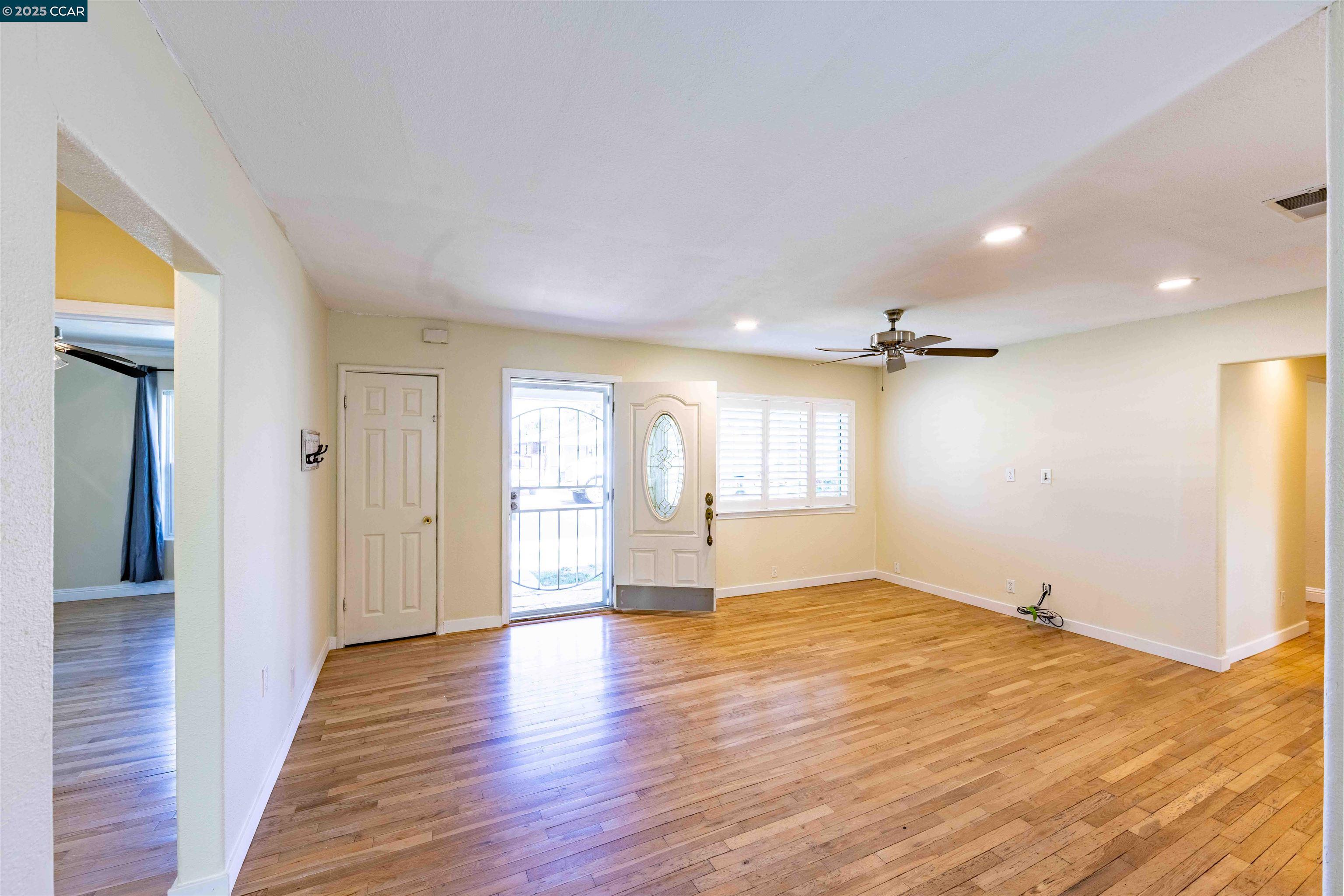 Detail Gallery Image 6 of 29 For 2720 Prospect St, Concord,  CA 94518 - 4 Beds | 2 Baths