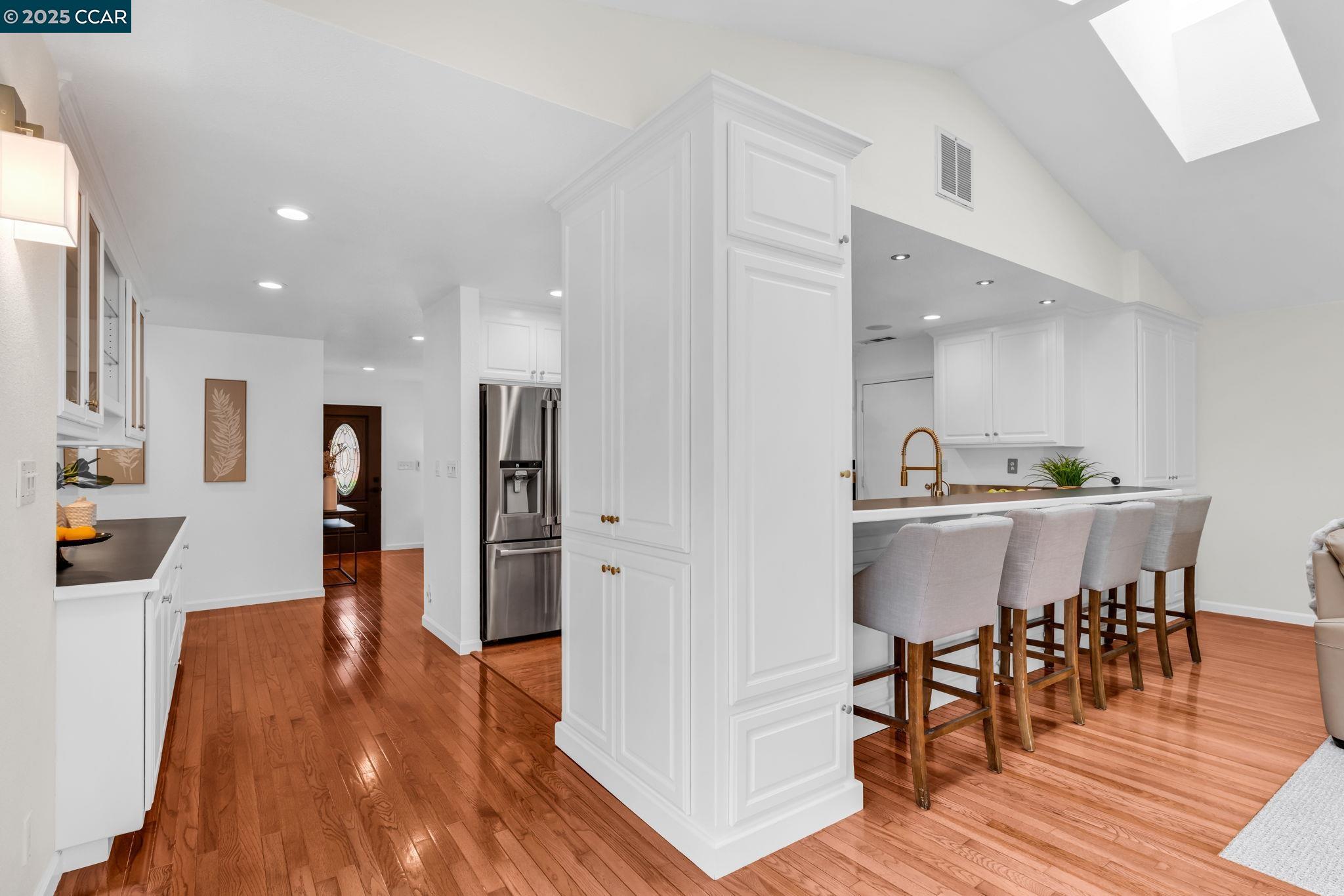 Detail Gallery Image 14 of 51 For 1015 Pleasant Valley Dr, Pleasant Hill,  CA 94523 - 3 Beds | 2 Baths