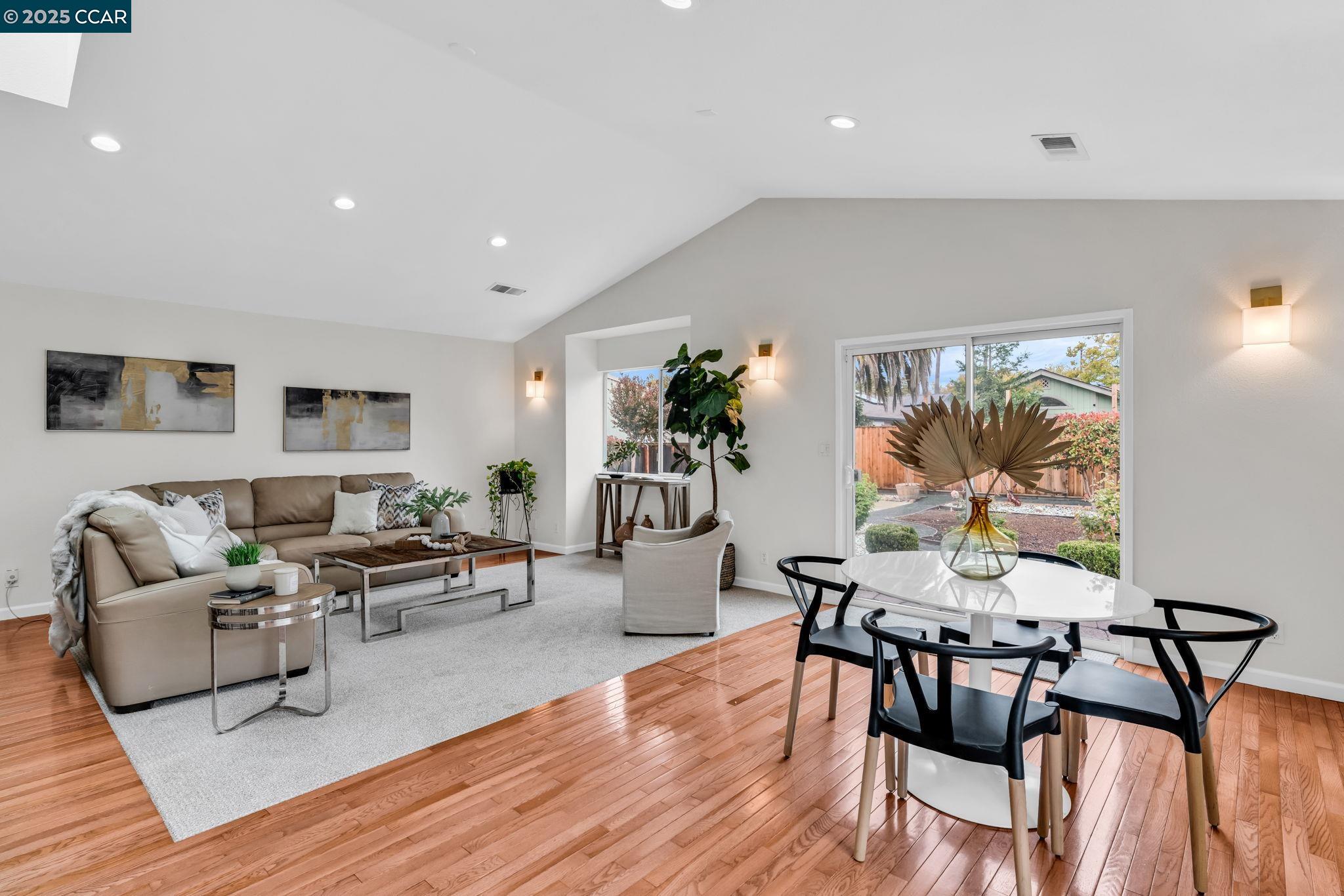 Detail Gallery Image 20 of 51 For 1015 Pleasant Valley Dr, Pleasant Hill,  CA 94523 - 3 Beds | 2 Baths