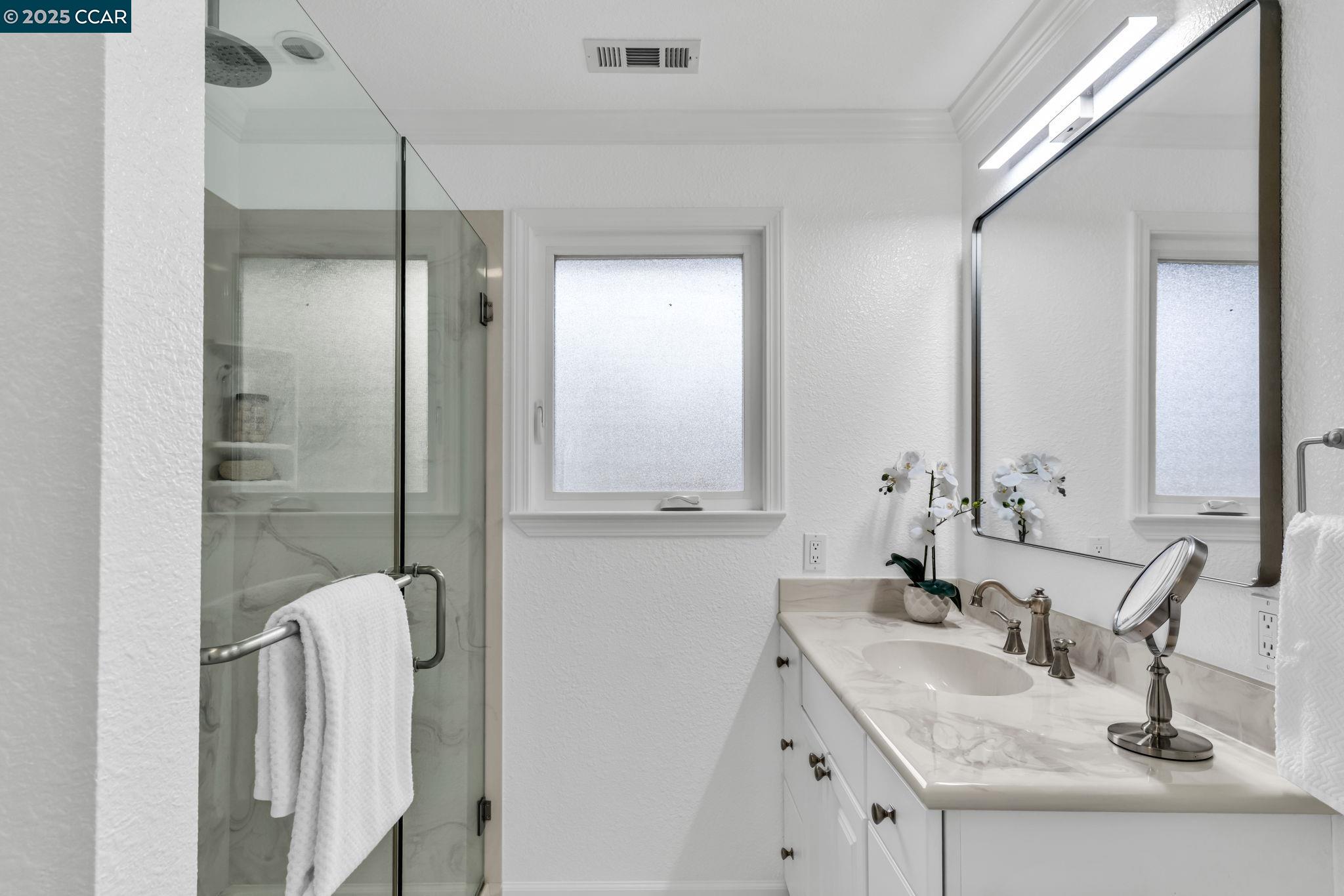 Detail Gallery Image 30 of 51 For 1015 Pleasant Valley Dr, Pleasant Hill,  CA 94523 - 3 Beds | 2 Baths