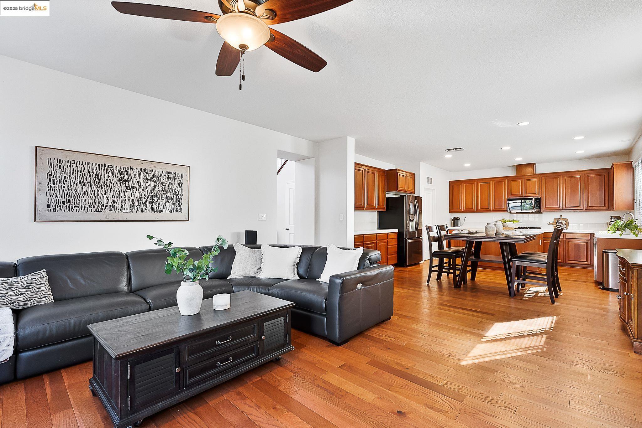 Detail Gallery Image 9 of 37 For 115 Tennyson Ct, Discovery Bay,  CA 94505 - 5 Beds | 3 Baths