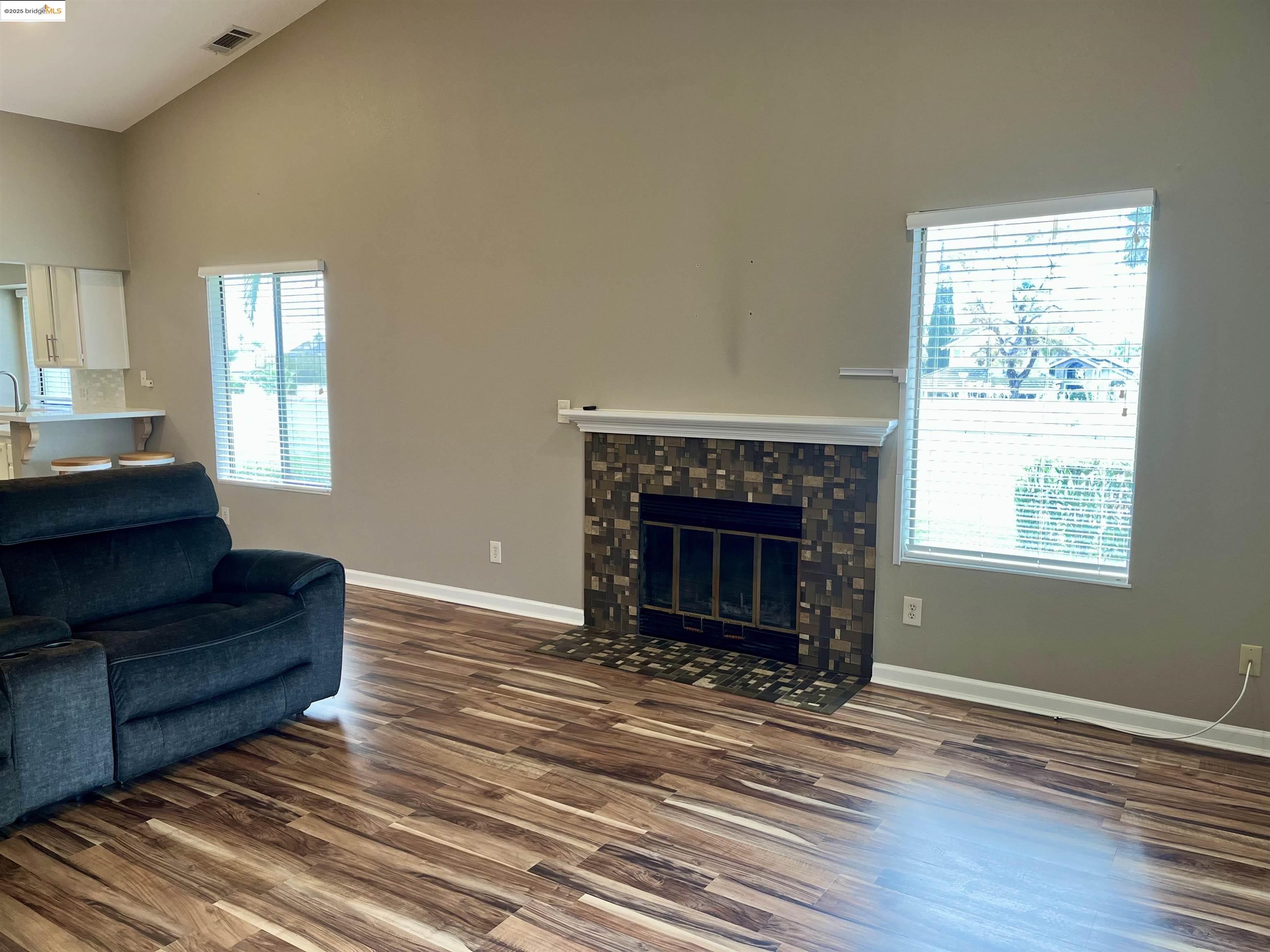 Detail Gallery Image 6 of 29 For 5796 Cutter Loop, Discovery Bay,  CA 94505 - 3 Beds | 2 Baths