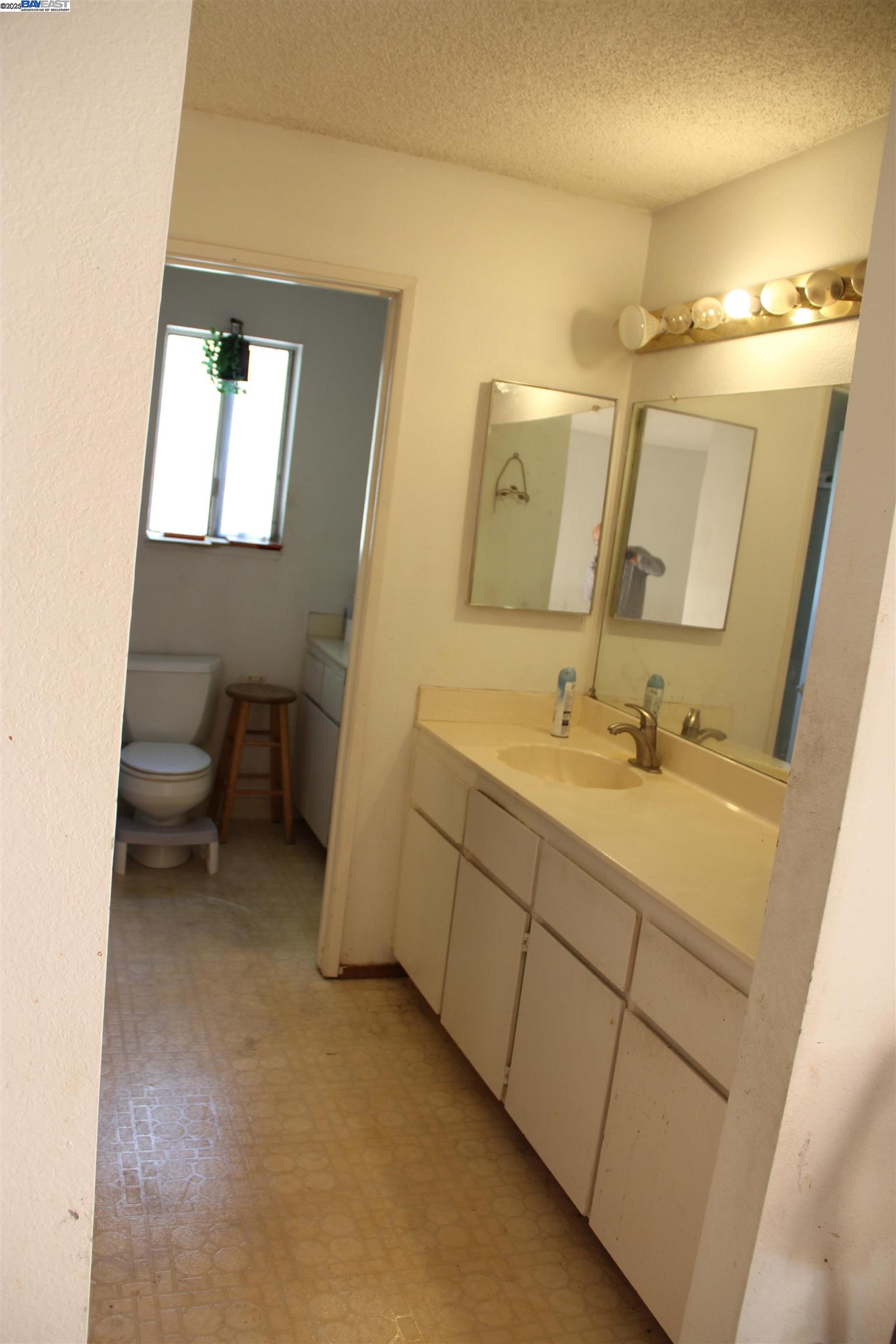 Detail Gallery Image 15 of 21 For 822 Magellan Ln, Foster City,  CA 94404 - 3 Beds | 2/1 Baths