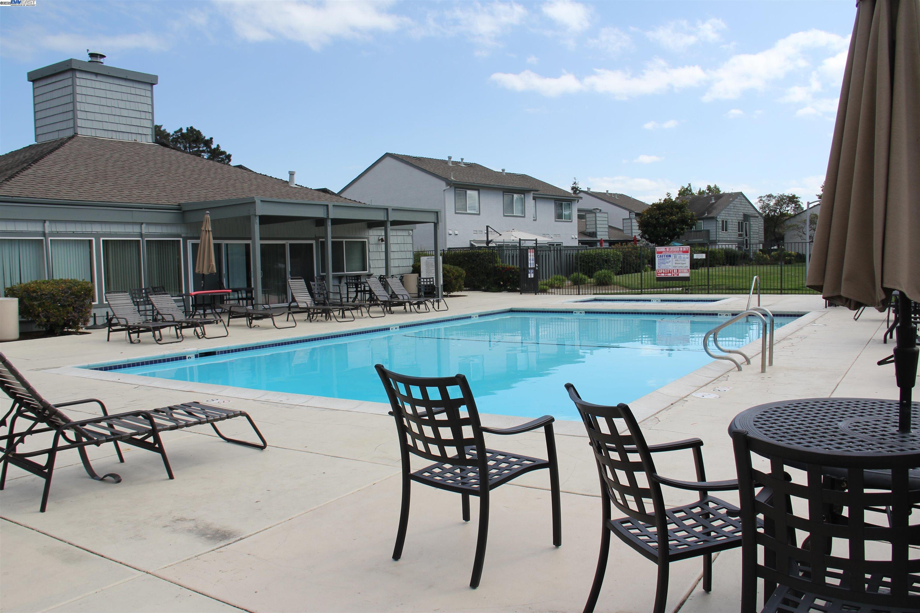 Detail Gallery Image 5 of 21 For 822 Magellan Ln, Foster City,  CA 94404 - 3 Beds | 2/1 Baths