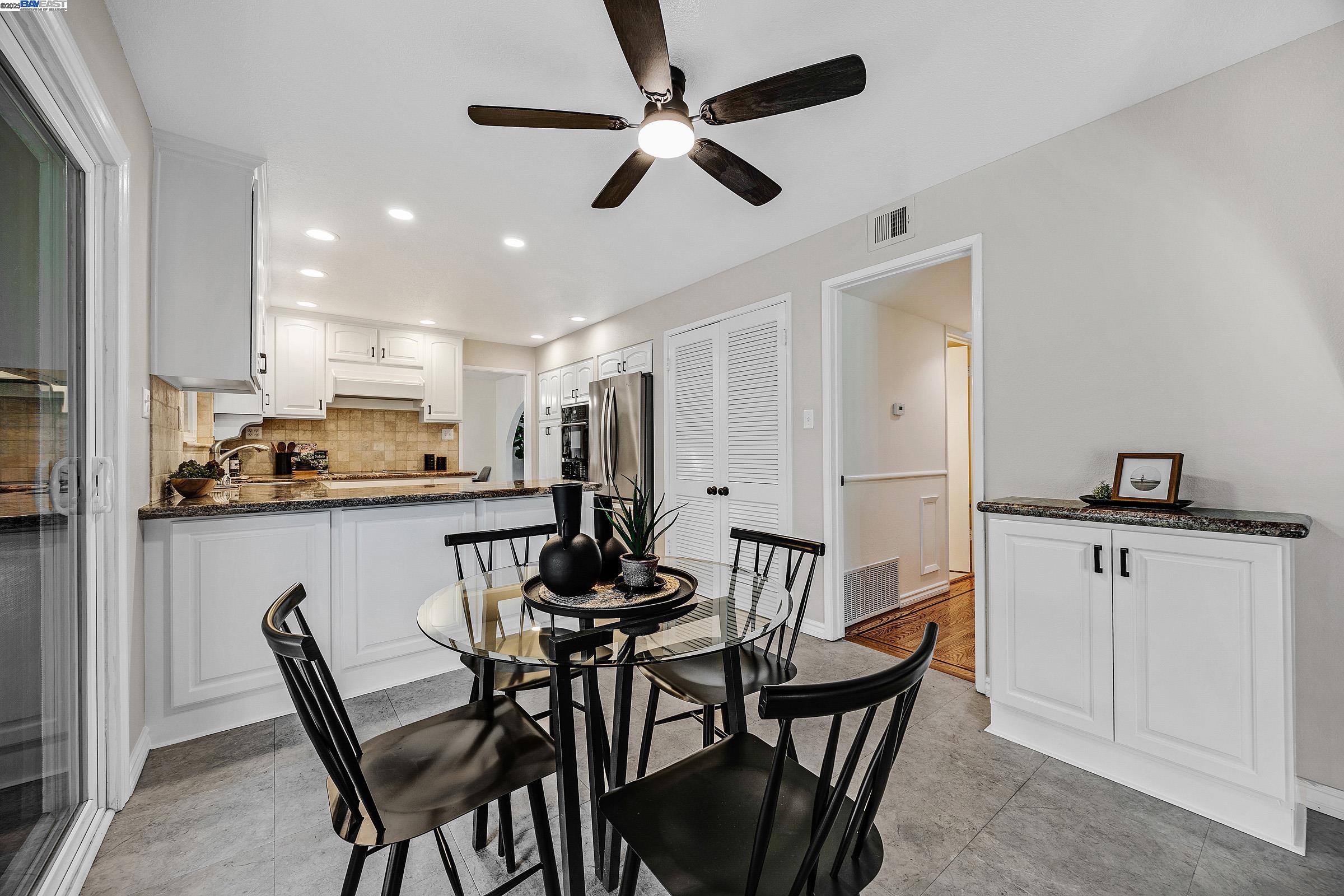 Detail Gallery Image 13 of 28 For 11693 Solana Drive, Dublin,  CA 94568 - 4 Beds | 2/1 Baths