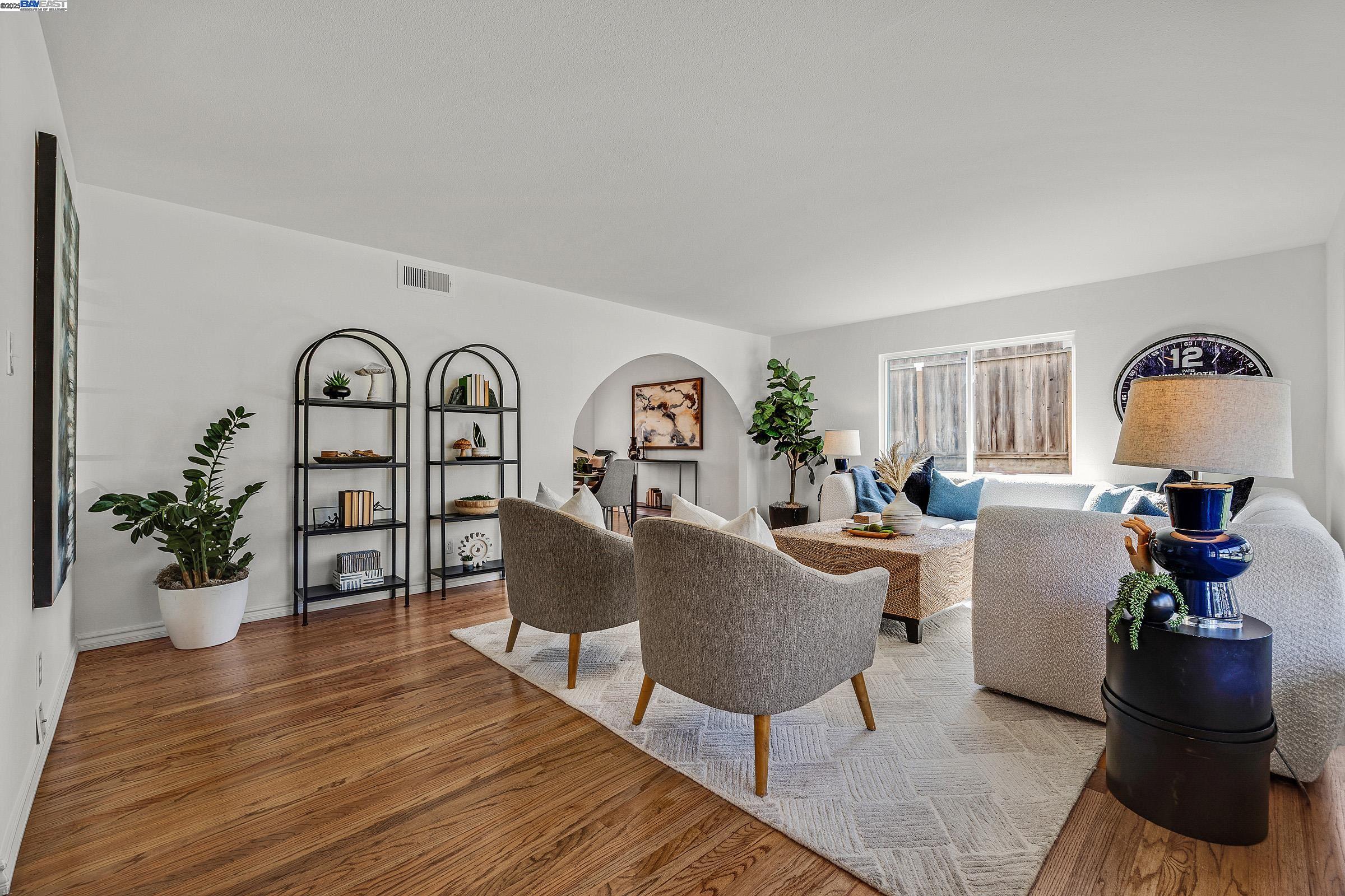 Detail Gallery Image 3 of 28 For 11693 Solana Drive, Dublin,  CA 94568 - 4 Beds | 2/1 Baths