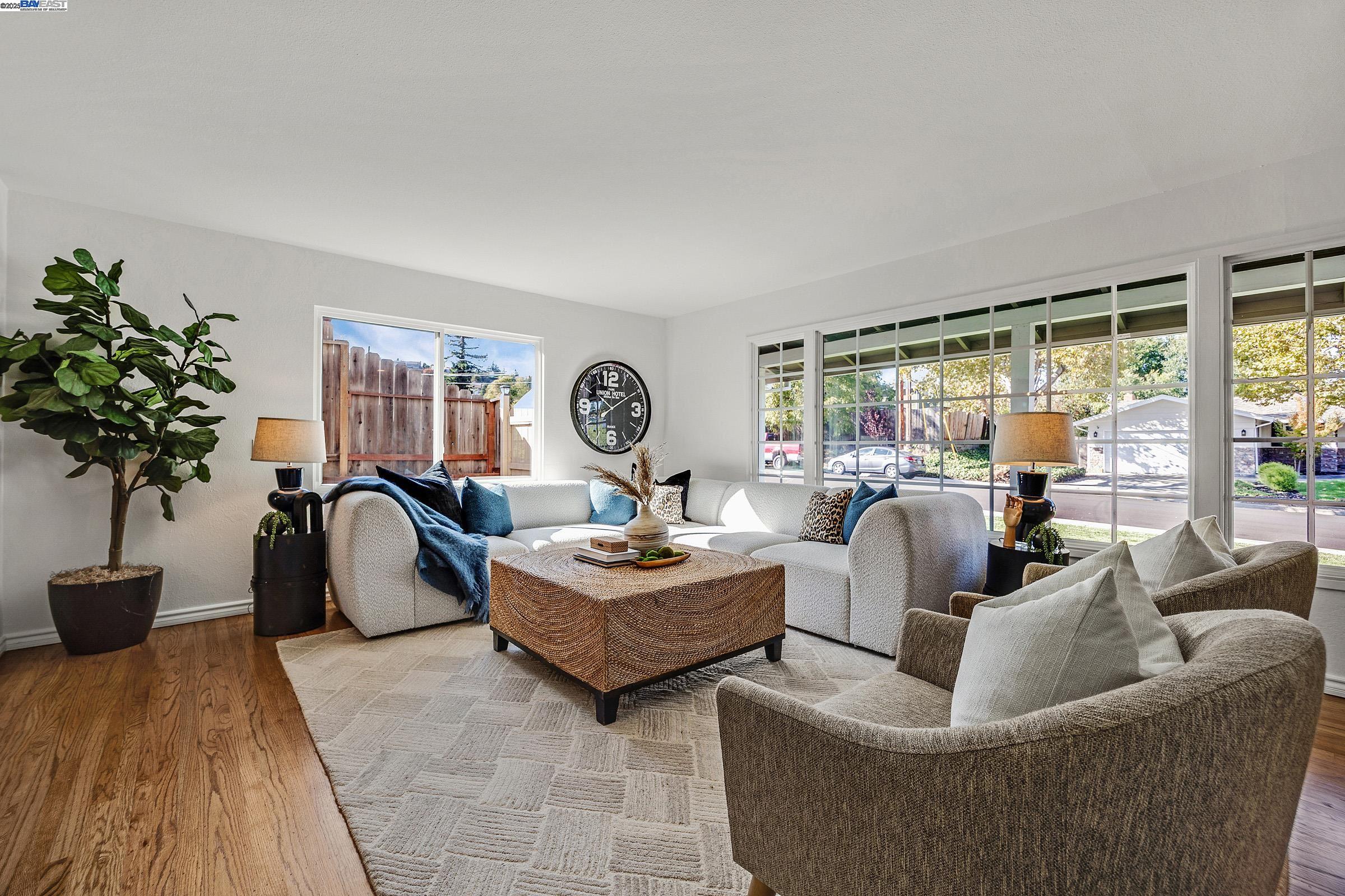 Detail Gallery Image 4 of 28 For 11693 Solana Drive, Dublin,  CA 94568 - 4 Beds | 2/1 Baths