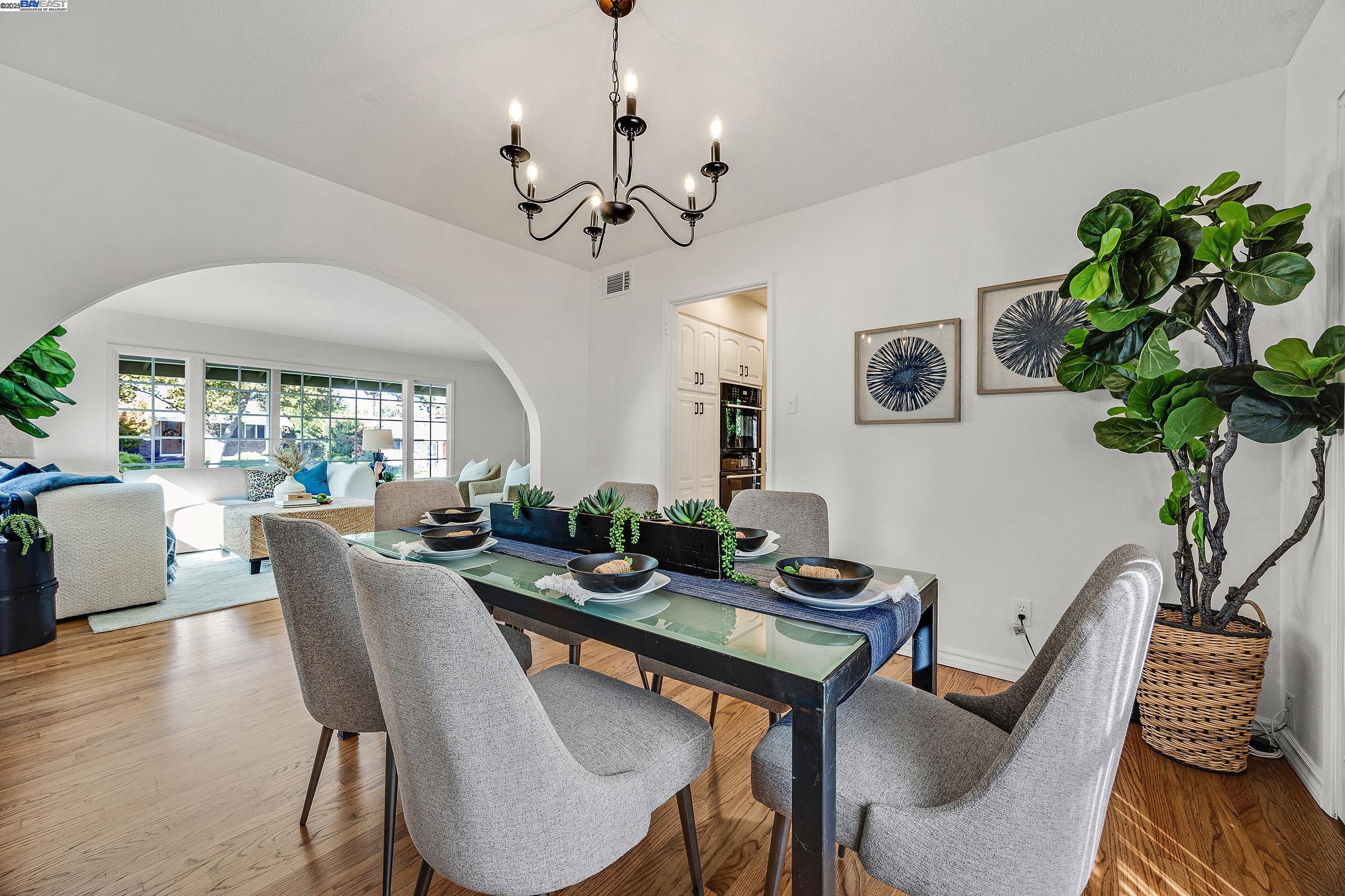 Detail Gallery Image 7 of 28 For 11693 Solana Drive, Dublin,  CA 94568 - 4 Beds | 2/1 Baths