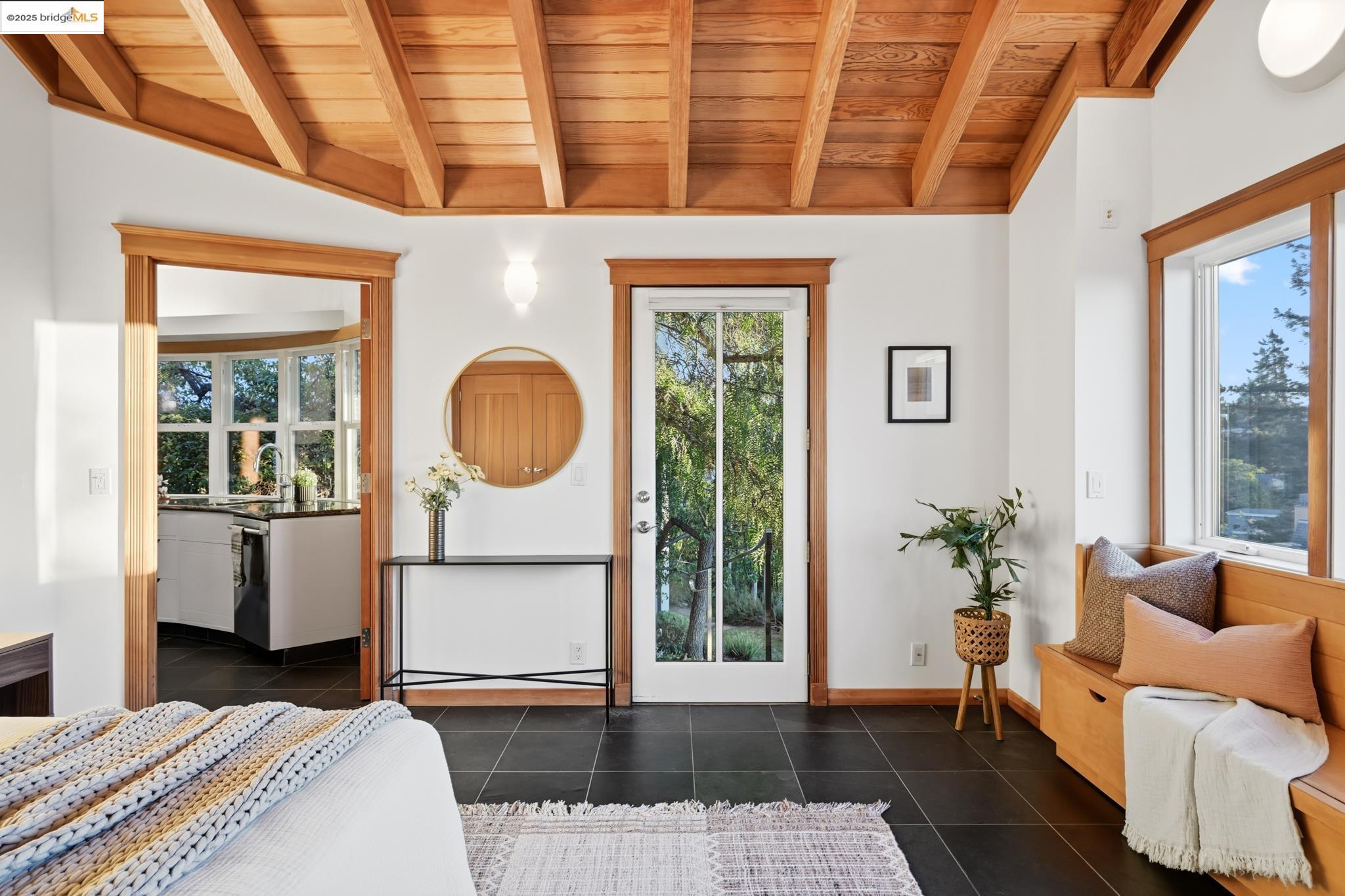 Detail Gallery Image 26 of 44 For 5729 Buena Vista Ave, Oakland,  CA 94618 - 2 Beds | 2 Baths