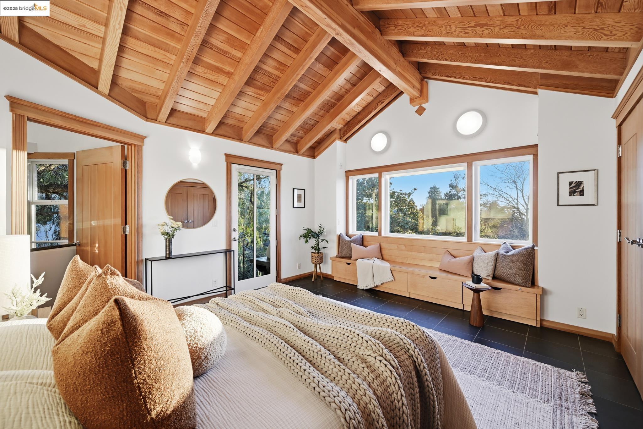 Detail Gallery Image 27 of 44 For 5729 Buena Vista Ave, Oakland,  CA 94618 - 2 Beds | 2 Baths