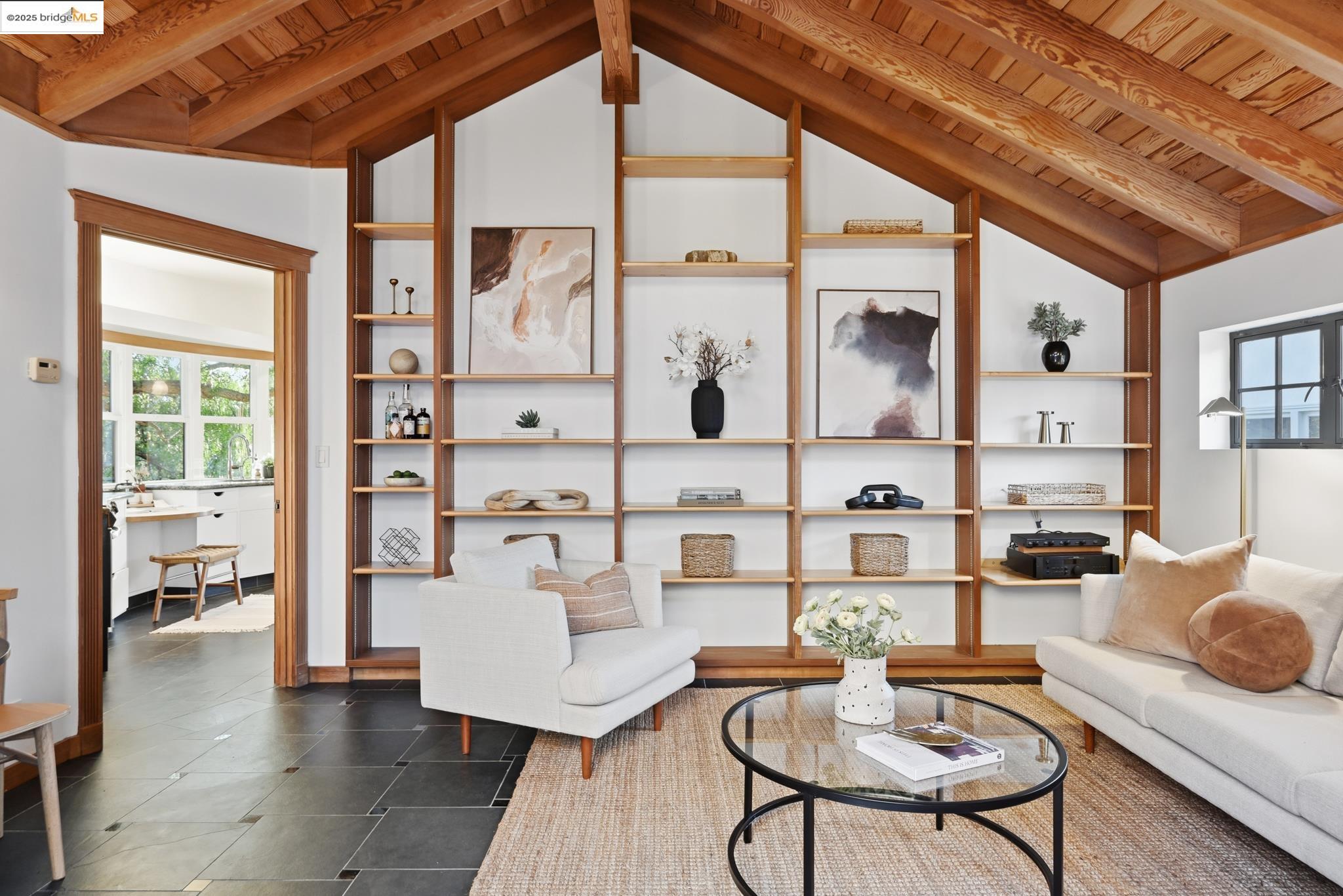 Detail Gallery Image 7 of 44 For 5729 Buena Vista Ave, Oakland,  CA 94618 - 2 Beds | 2 Baths