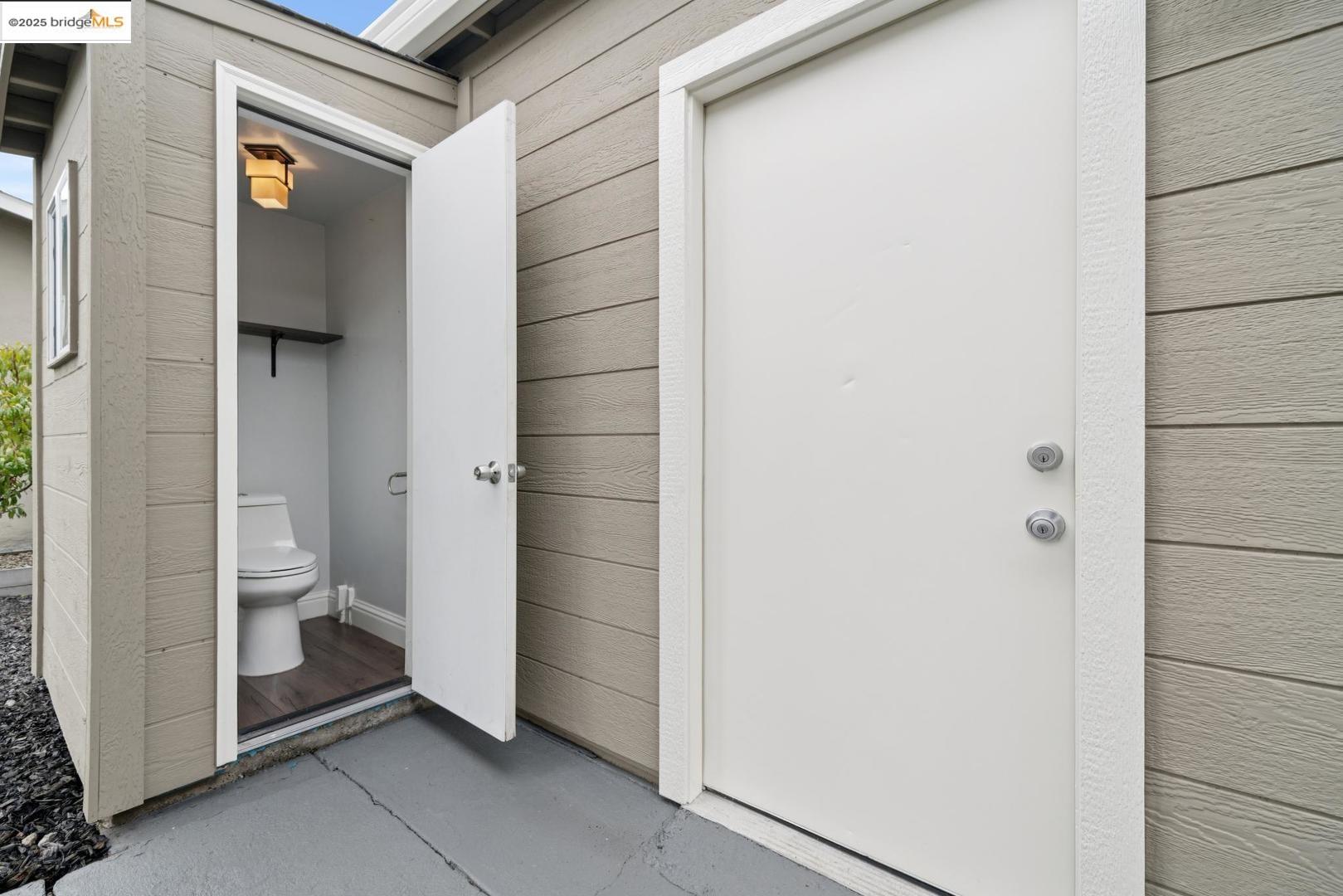 Detail Gallery Image 26 of 29 For 1163 60th Ave, Oakland,  CA 94621 - 2 Beds | 1 Baths