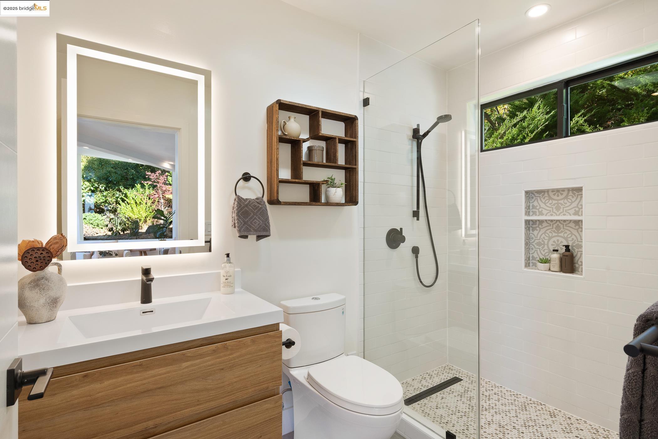 Detail Gallery Image 43 of 60 For 90 Estates Dr, Orinda,  CA 94563 - 4 Beds | 4 Baths