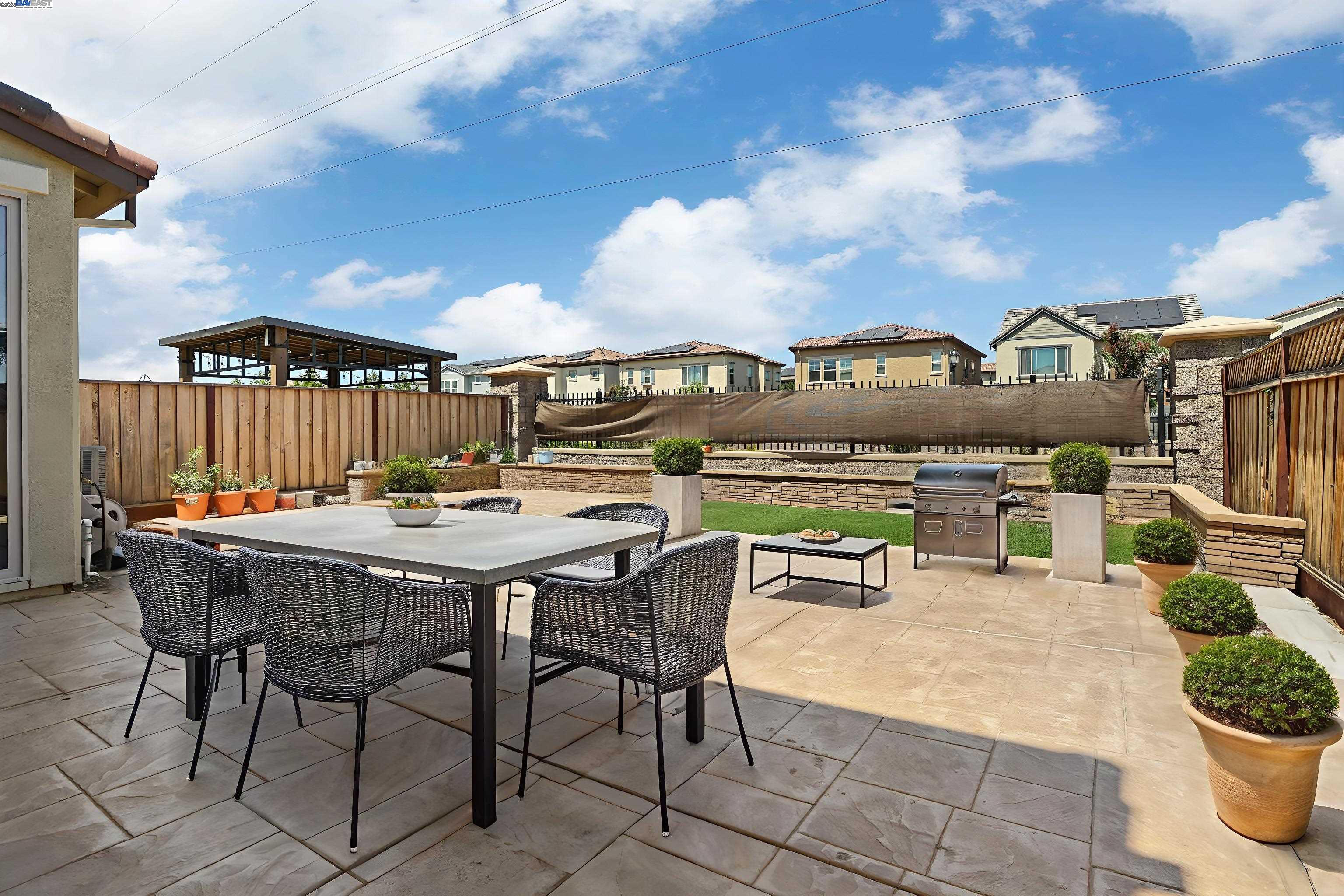 Detail Gallery Image 9 of 53 For 1205 S Ross Ct, Mountain House,  CA 95391 - 3 Beds | 2/1 Baths