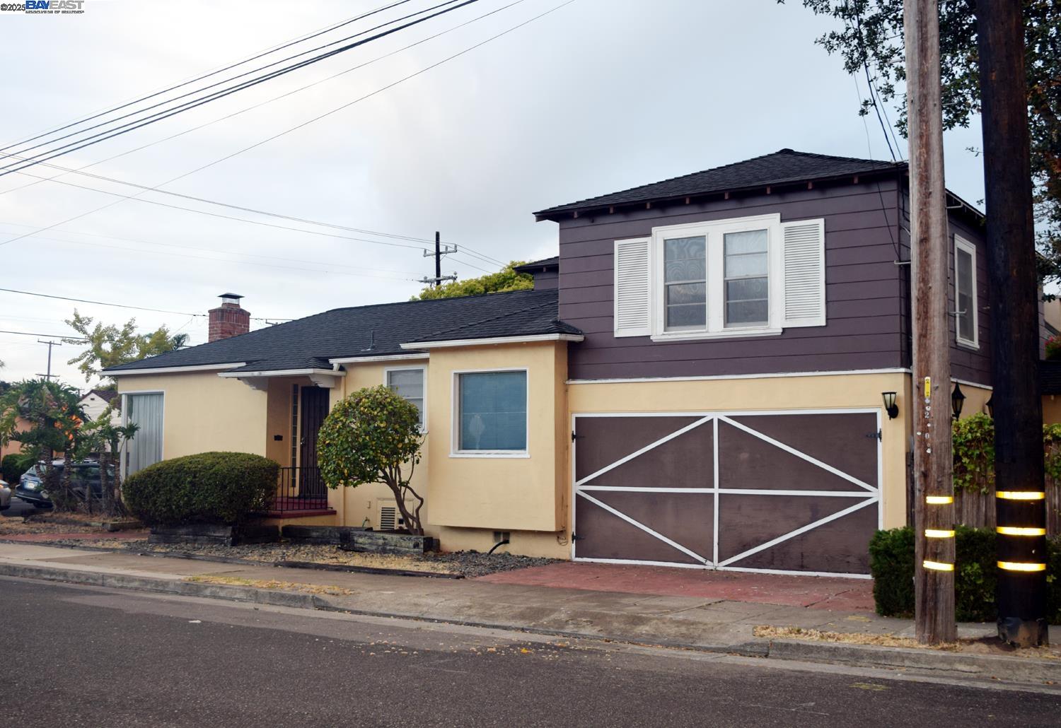 Detail Gallery Image 2 of 22 For 975 Pearl St, Alameda,  CA 94501 - 2 Beds | 2 Baths