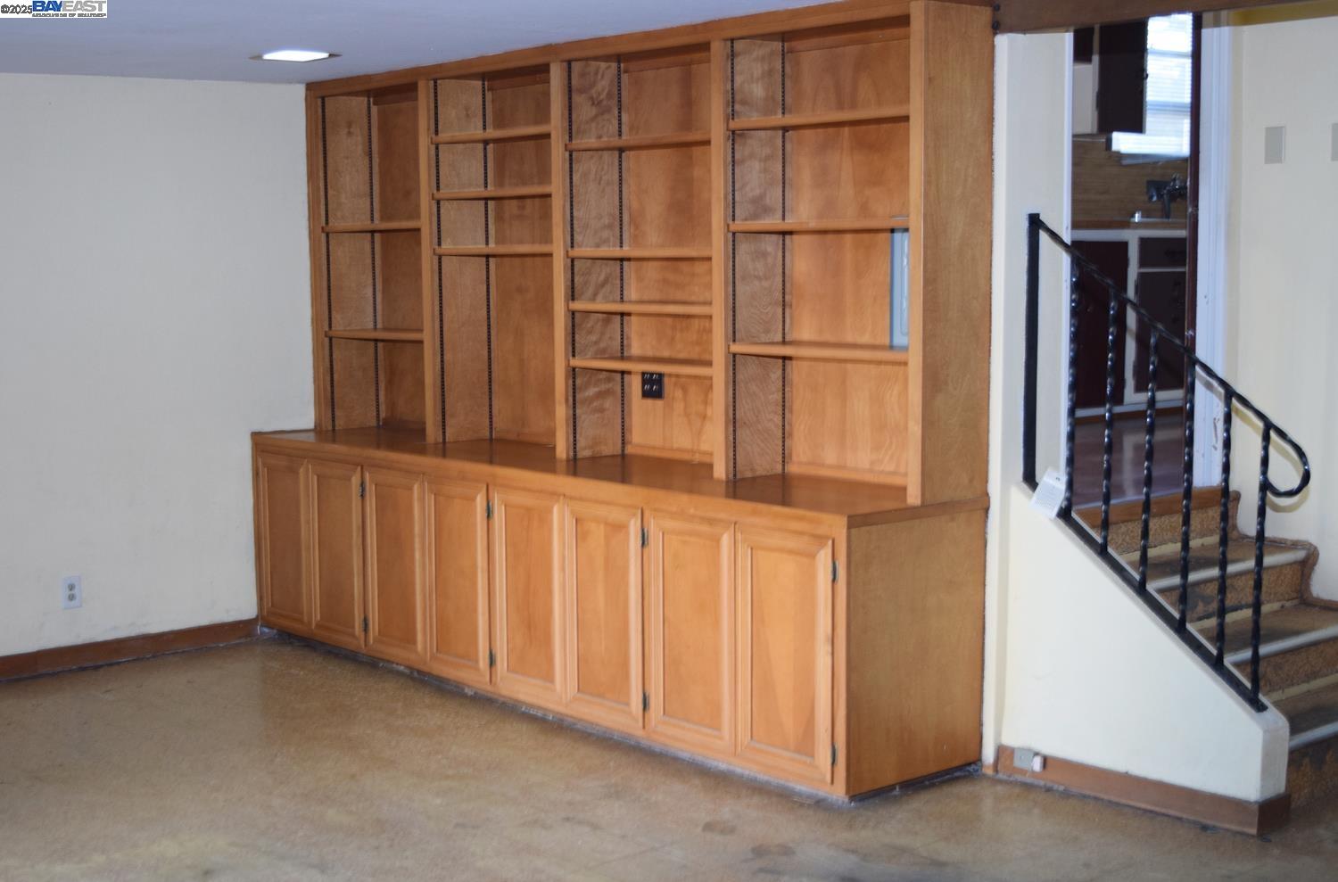 Detail Gallery Image 17 of 22 For 975 Pearl St, Alameda,  CA 94501 - 2 Beds | 2 Baths