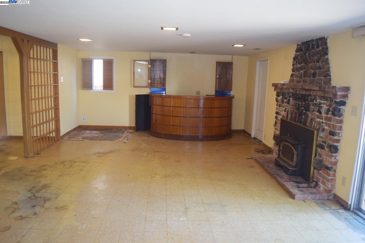 Detail Gallery Image 18 of 22 For 975 Pearl St, Alameda,  CA 94501 - 2 Beds | 2 Baths