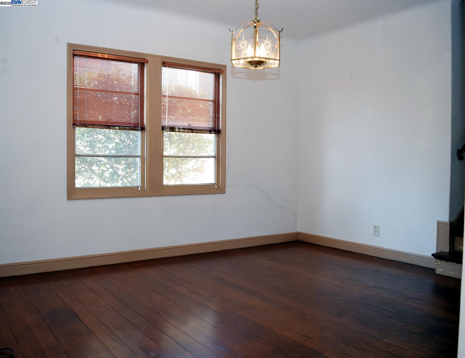 Detail Gallery Image 7 of 22 For 975 Pearl St, Alameda,  CA 94501 - 2 Beds | 2 Baths