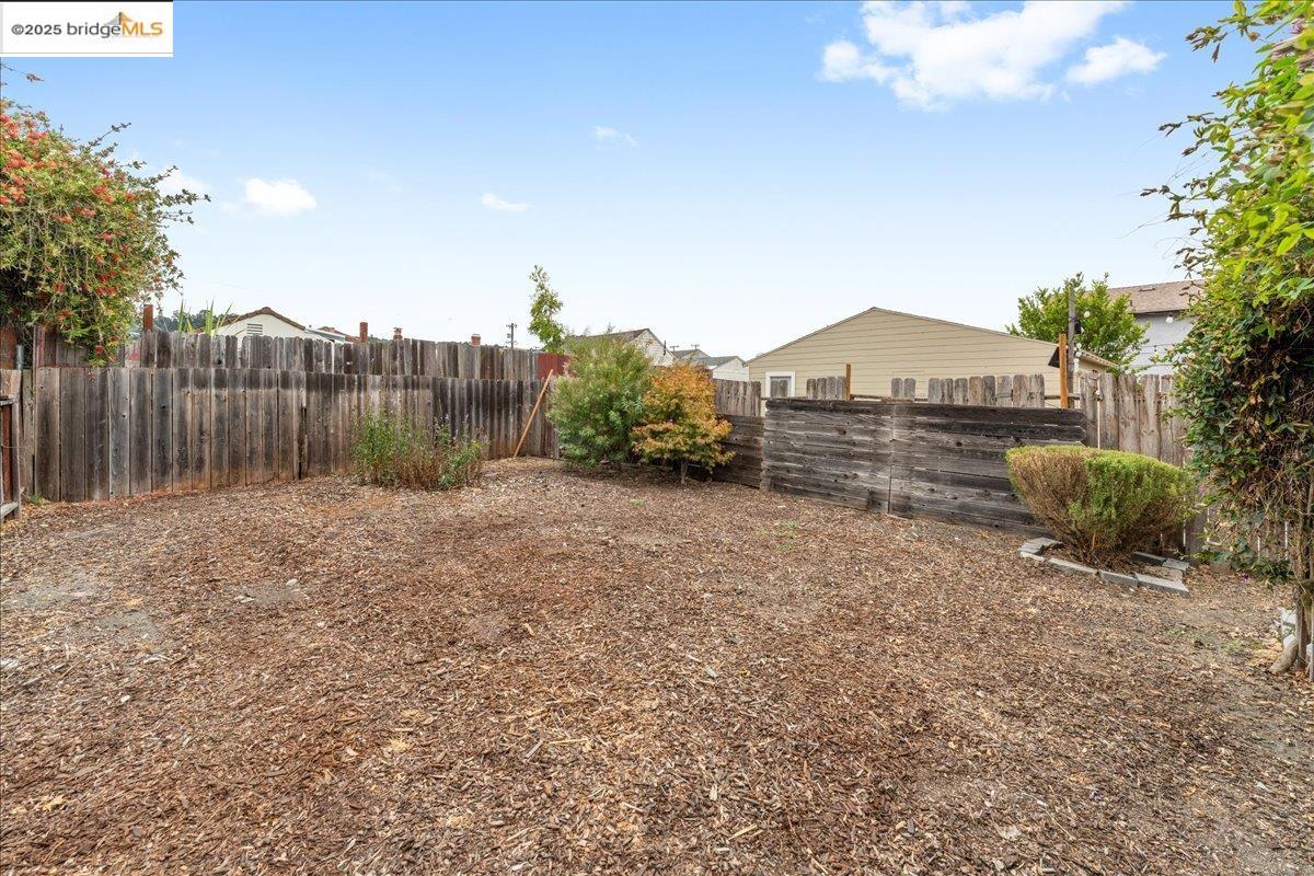 Detail Gallery Image 16 of 17 For 10430 Voltaire Ave, Oakland,  CA 94603 - 2 Beds | 1 Baths