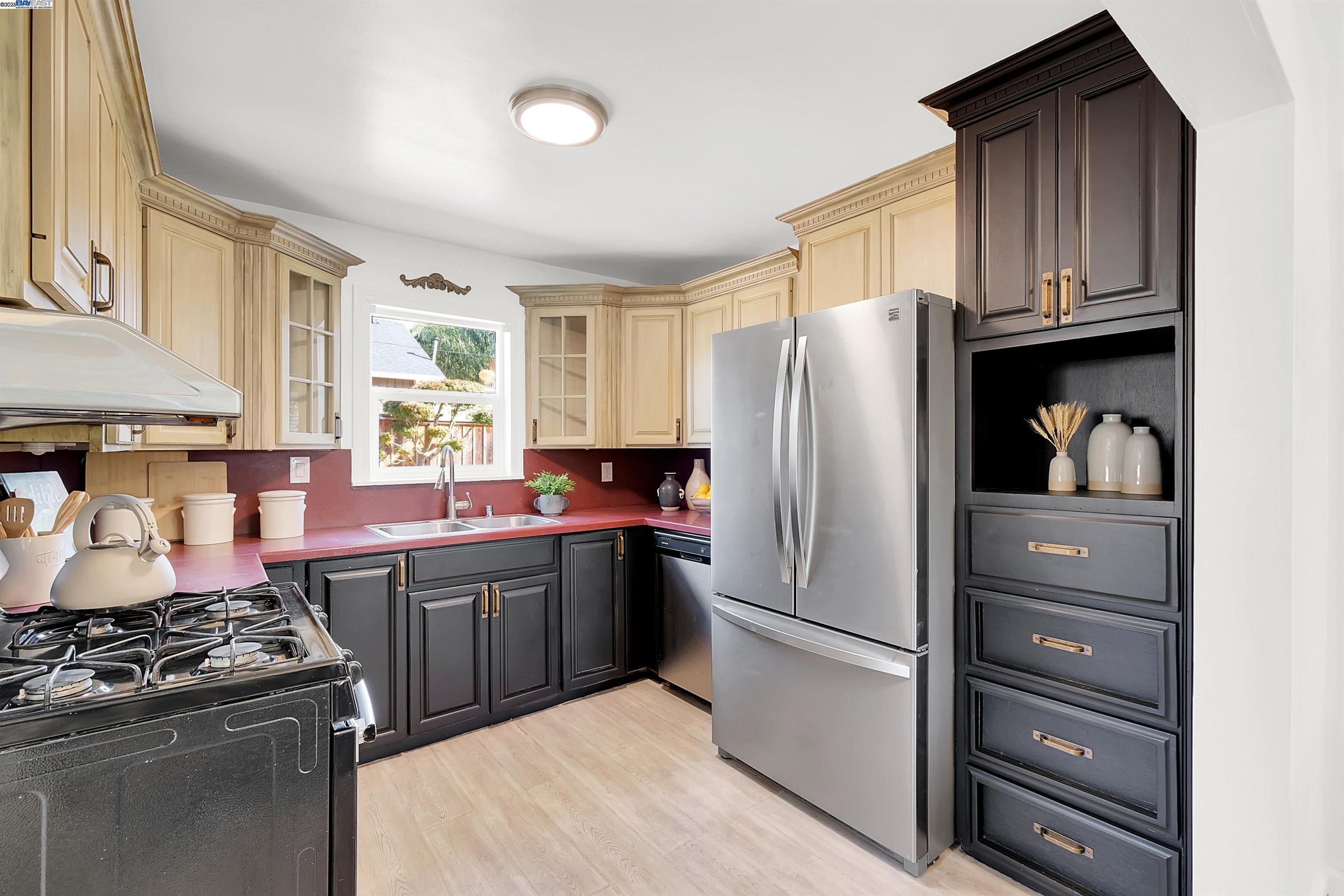 Detail Gallery Image 15 of 57 For 24920 Soto Rd, Hayward,  CA 94544 - 5 Beds | 3/1 Baths