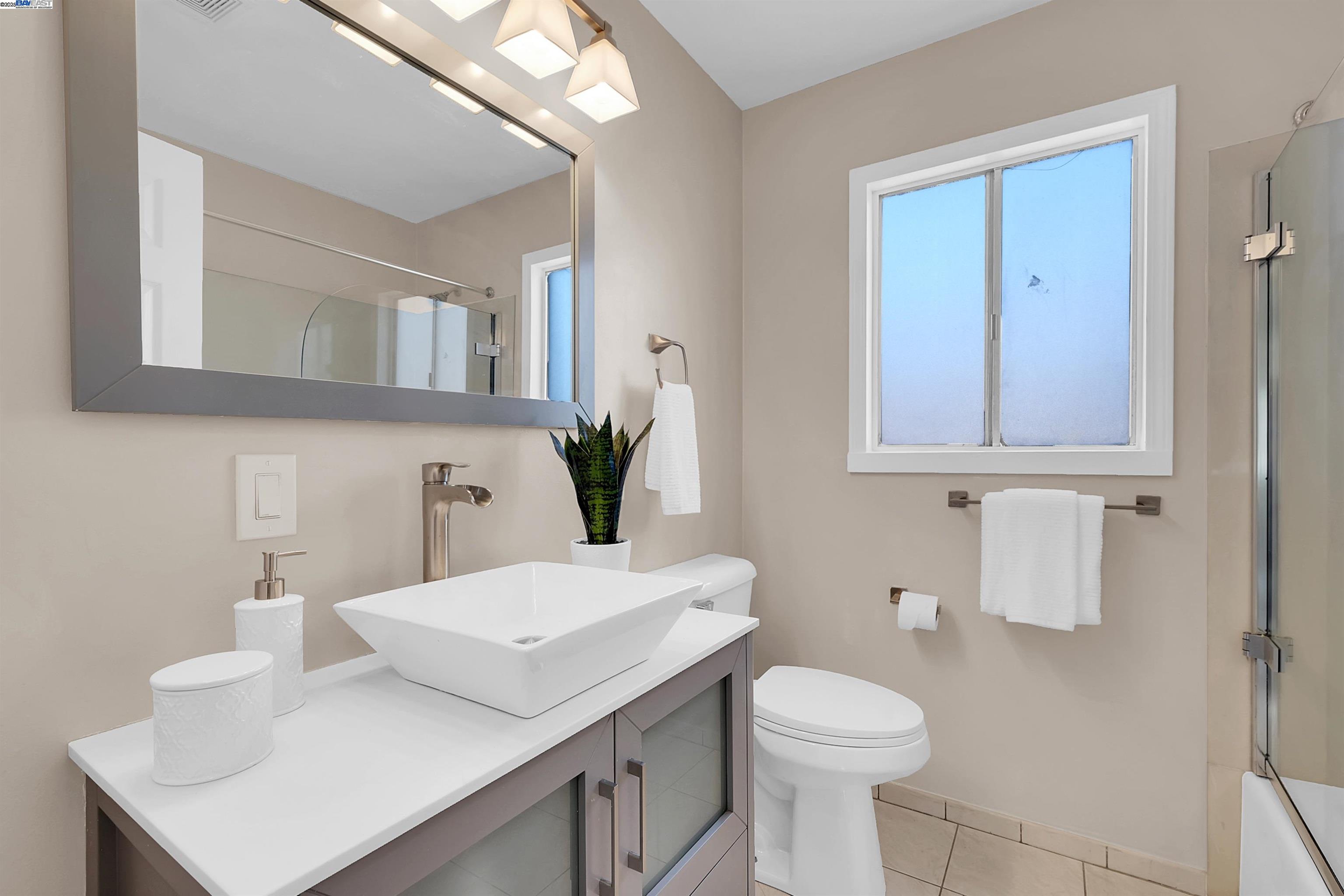 Detail Gallery Image 25 of 57 For 24920 Soto Rd, Hayward,  CA 94544 - 5 Beds | 3/1 Baths