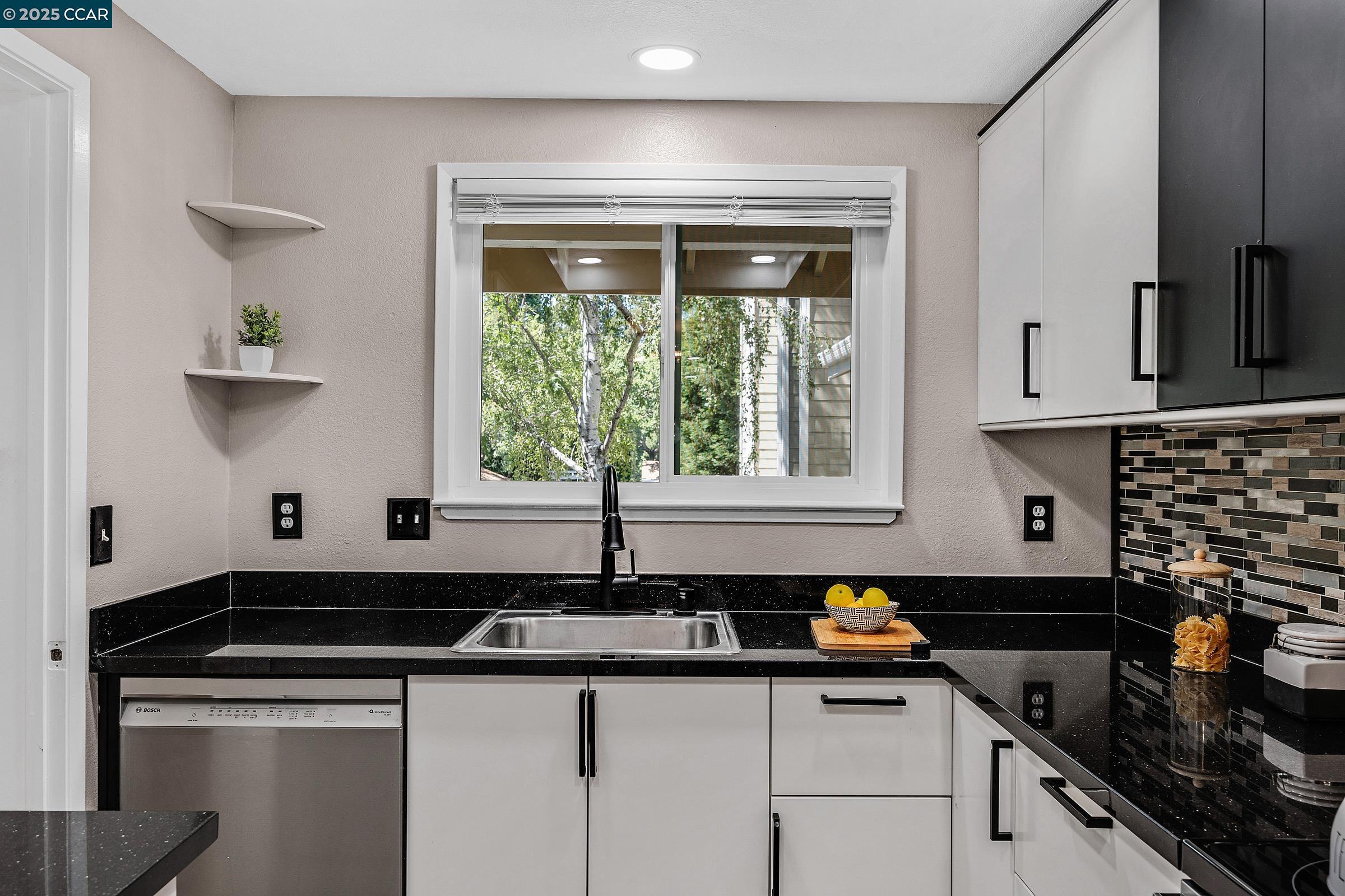 Photo #8: 41114987 Listing: Photo #8