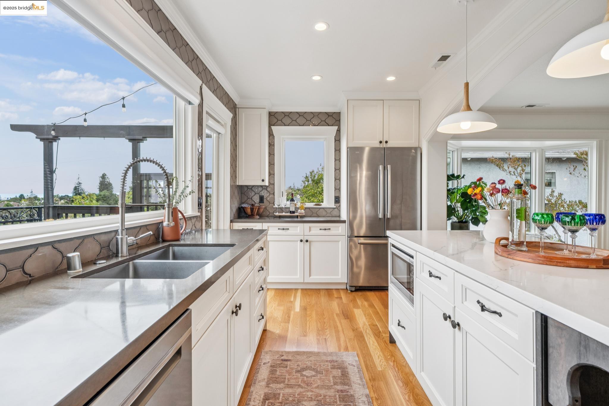 Detail Gallery Image 17 of 53 For 1107 Wellington St, Oakland,  CA 94602 - 3 Beds | 3 Baths