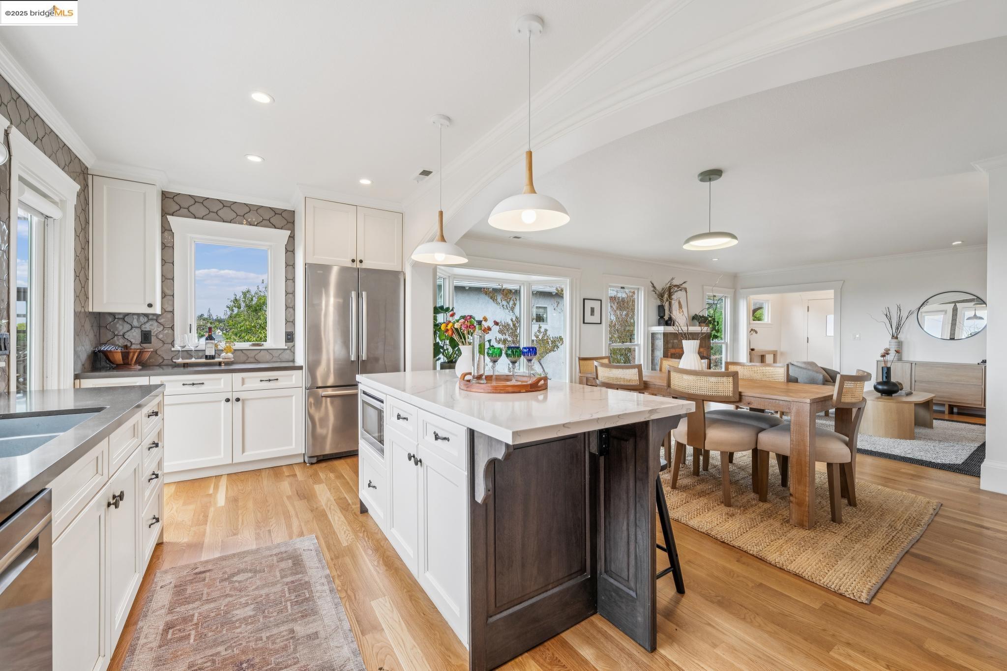 Detail Gallery Image 19 of 53 For 1107 Wellington St, Oakland,  CA 94602 - 3 Beds | 3 Baths