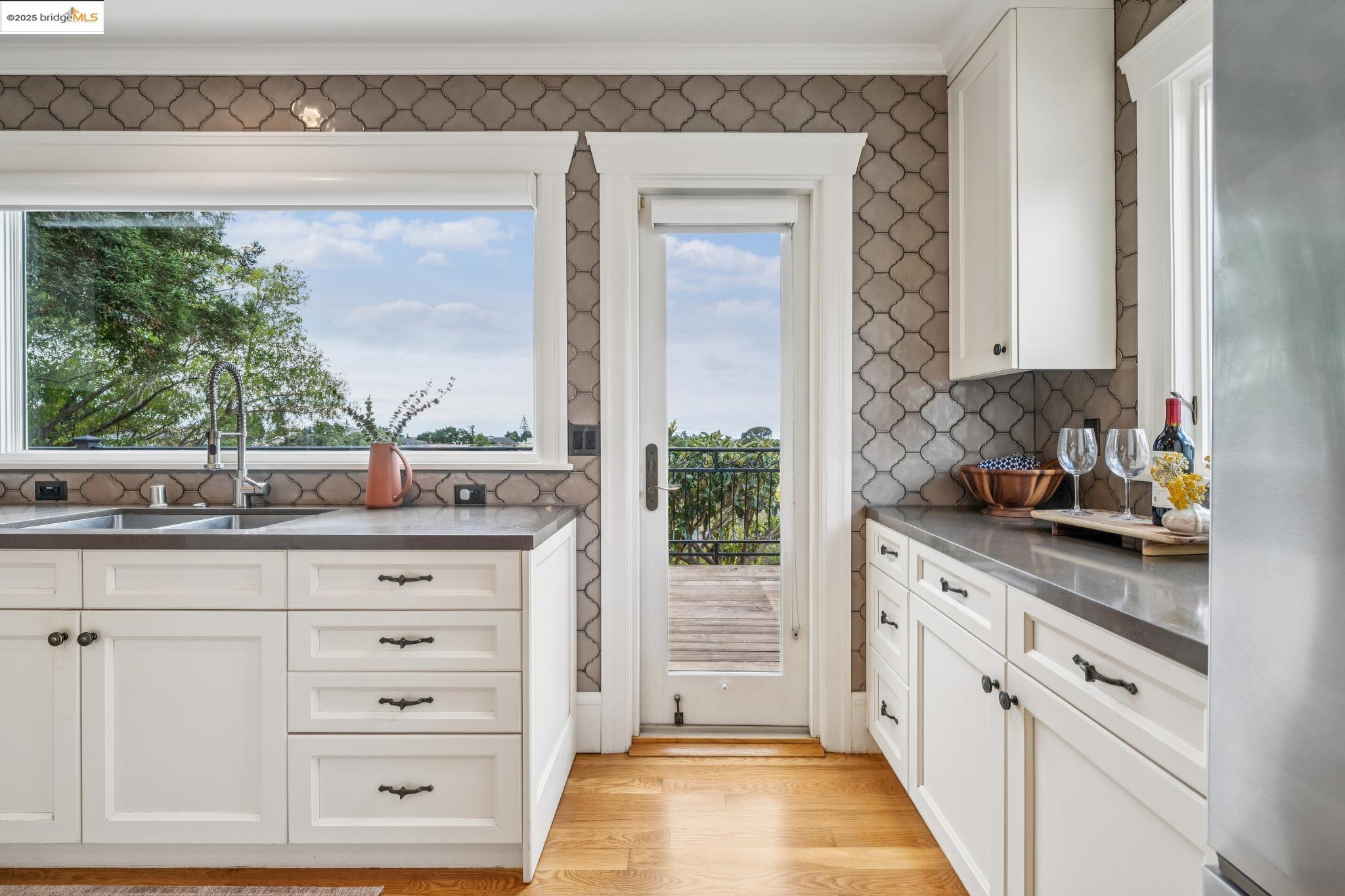 Detail Gallery Image 20 of 53 For 1107 Wellington St, Oakland,  CA 94602 - 3 Beds | 3 Baths