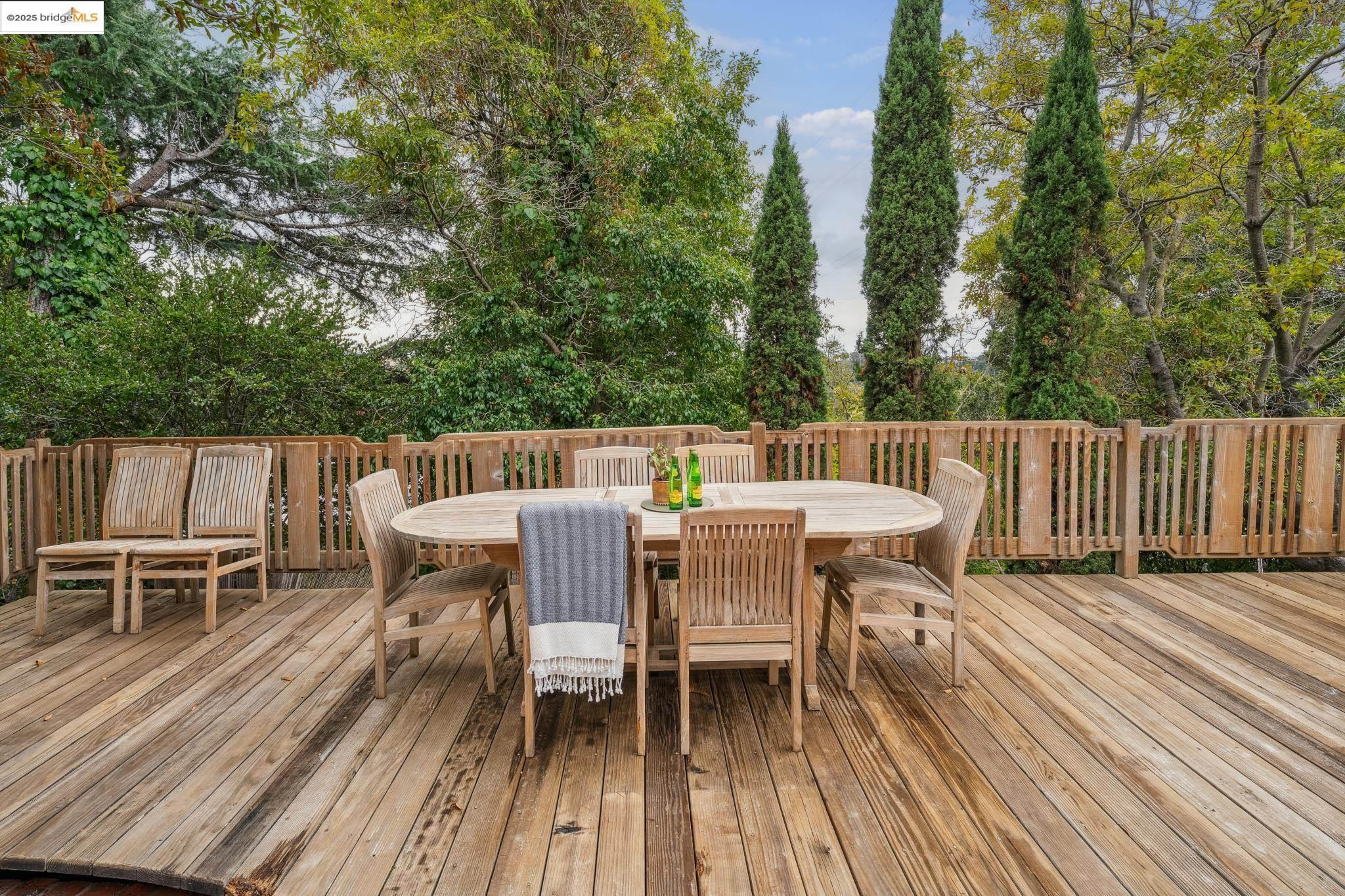 Detail Gallery Image 51 of 53 For 1107 Wellington St, Oakland,  CA 94602 - 3 Beds | 3 Baths