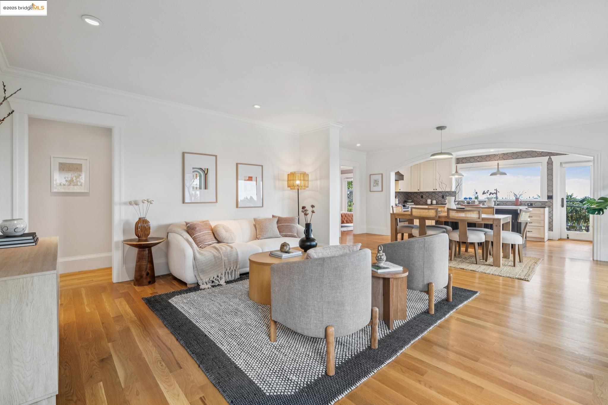 Detail Gallery Image 8 of 53 For 1107 Wellington St, Oakland,  CA 94602 - 3 Beds | 3 Baths