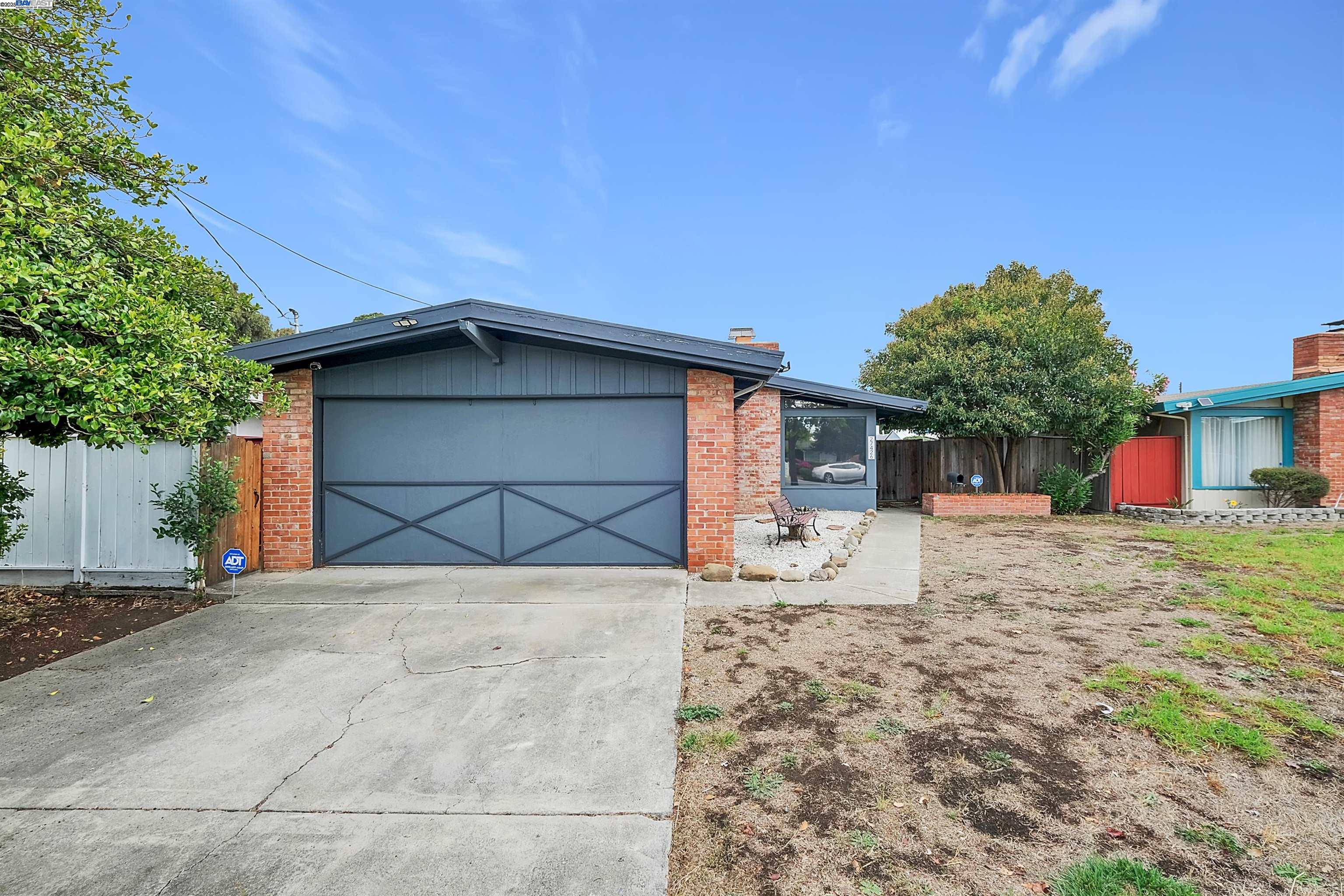 Detail Gallery Image 2 of 30 For 27426 Patrick Ave, Hayward,  CA 94544 - 3 Beds | 2 Baths